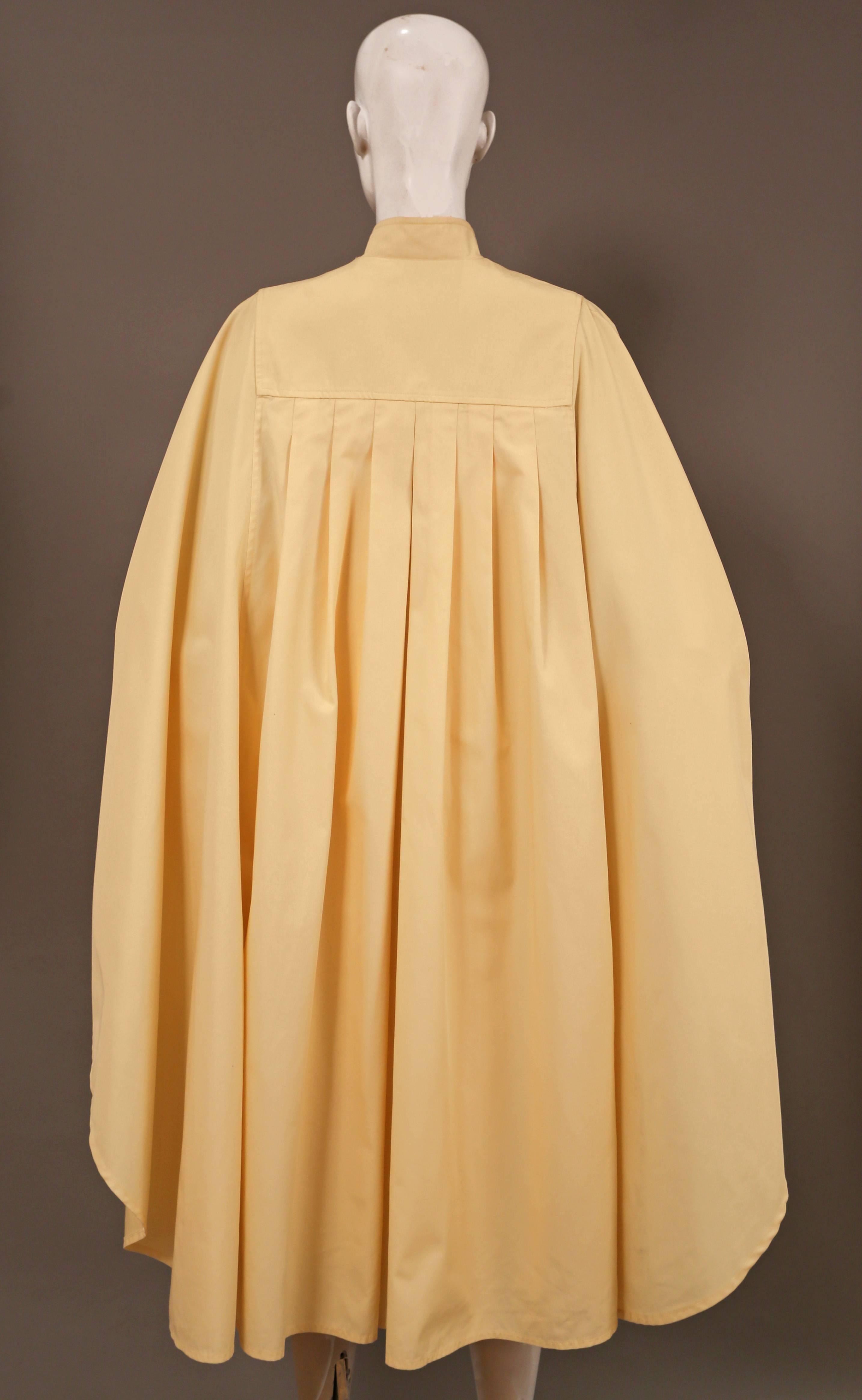 Bill Gibb ivory cotton pleated opera coat, C. 1978 In Excellent Condition In London, GB