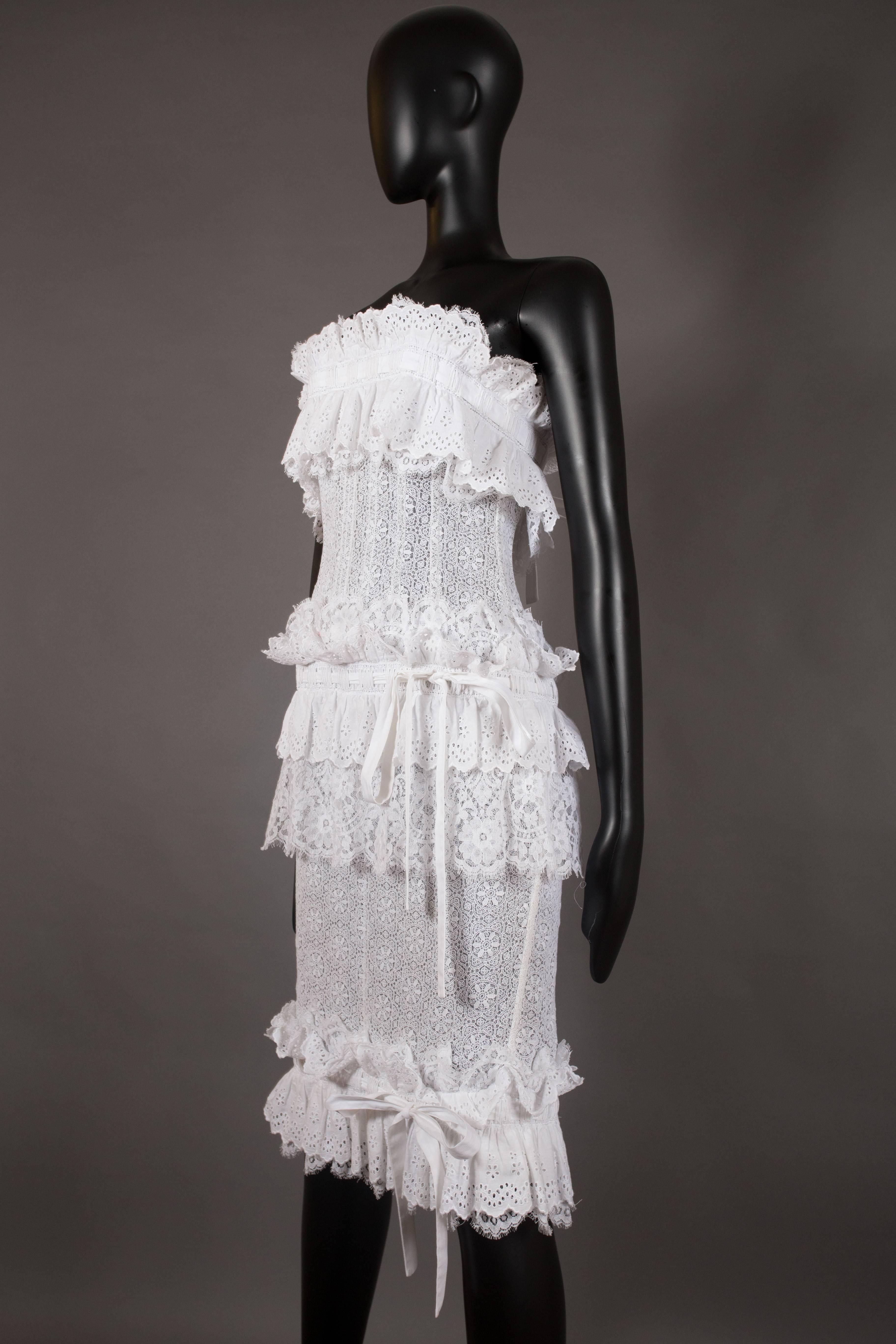 Dolce & Gabbana couture corseted ruffled strapless dress, circa 2006 In Excellent Condition In London, GB
