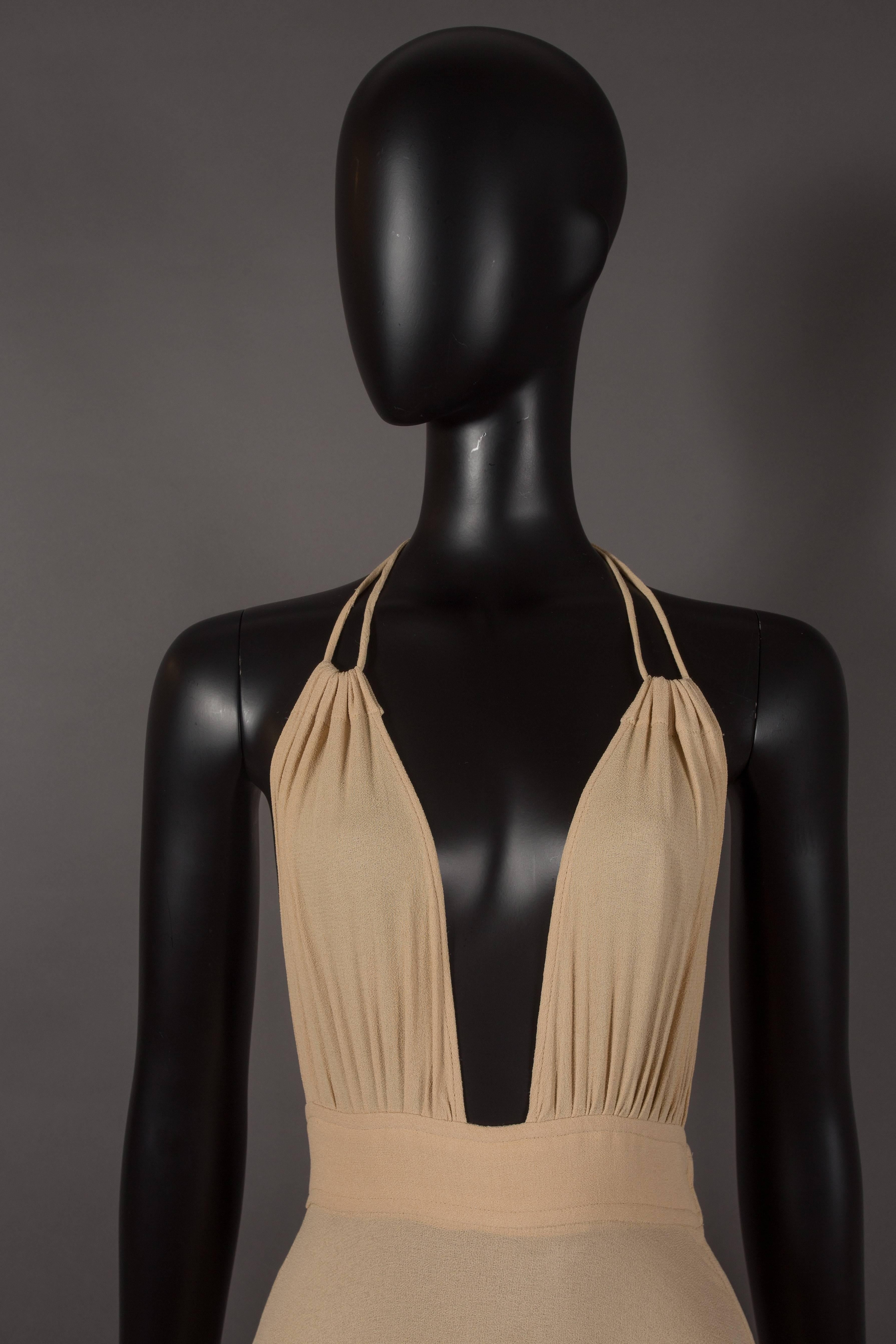 Quorum champagne moss crepe halter neck evening dress, circa 1960s In Excellent Condition In London, GB
