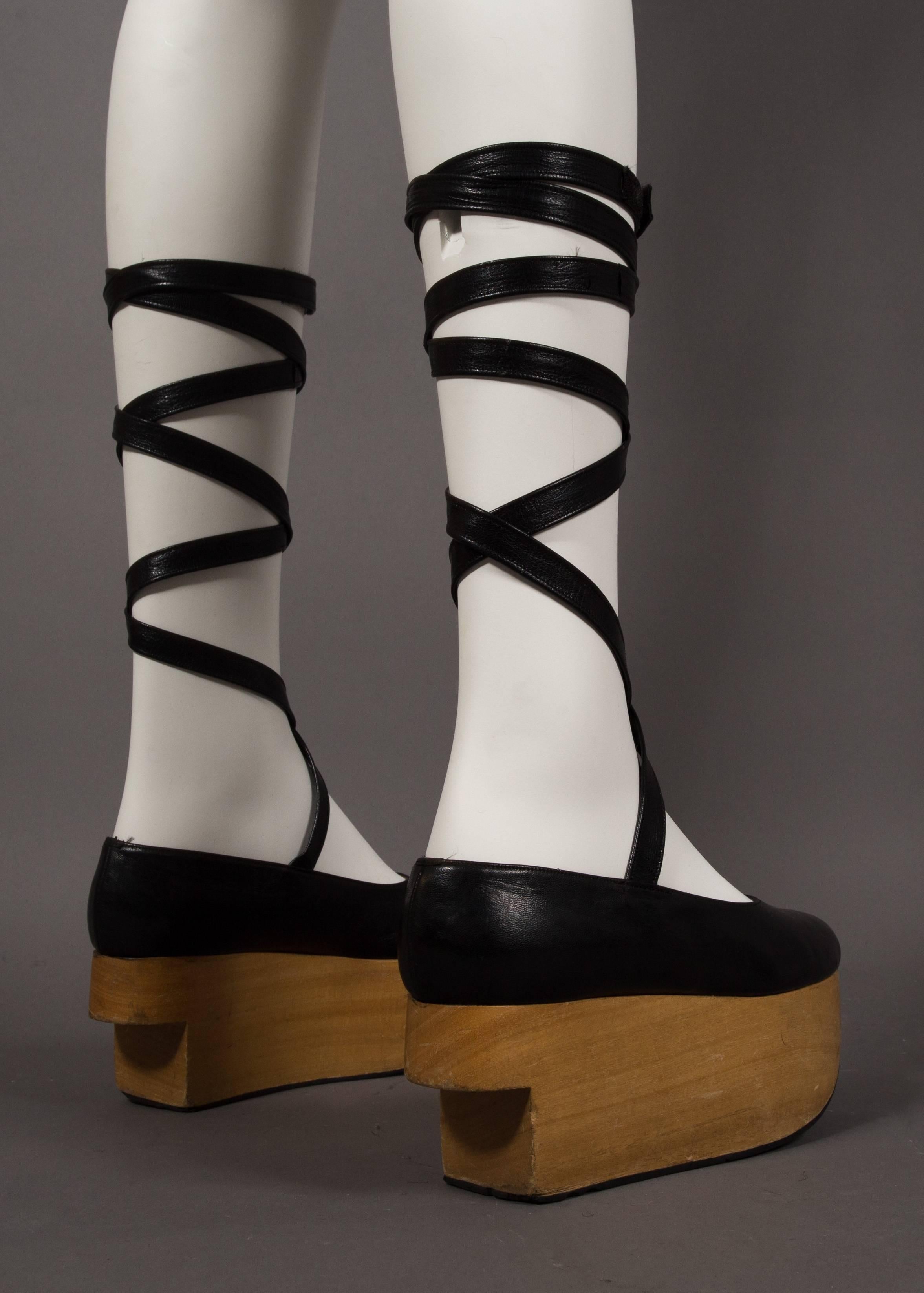 Beige Vivienne Westwood black leather 'Rocking Horse' shoes, circa 1980s (SZ 41) For Sale