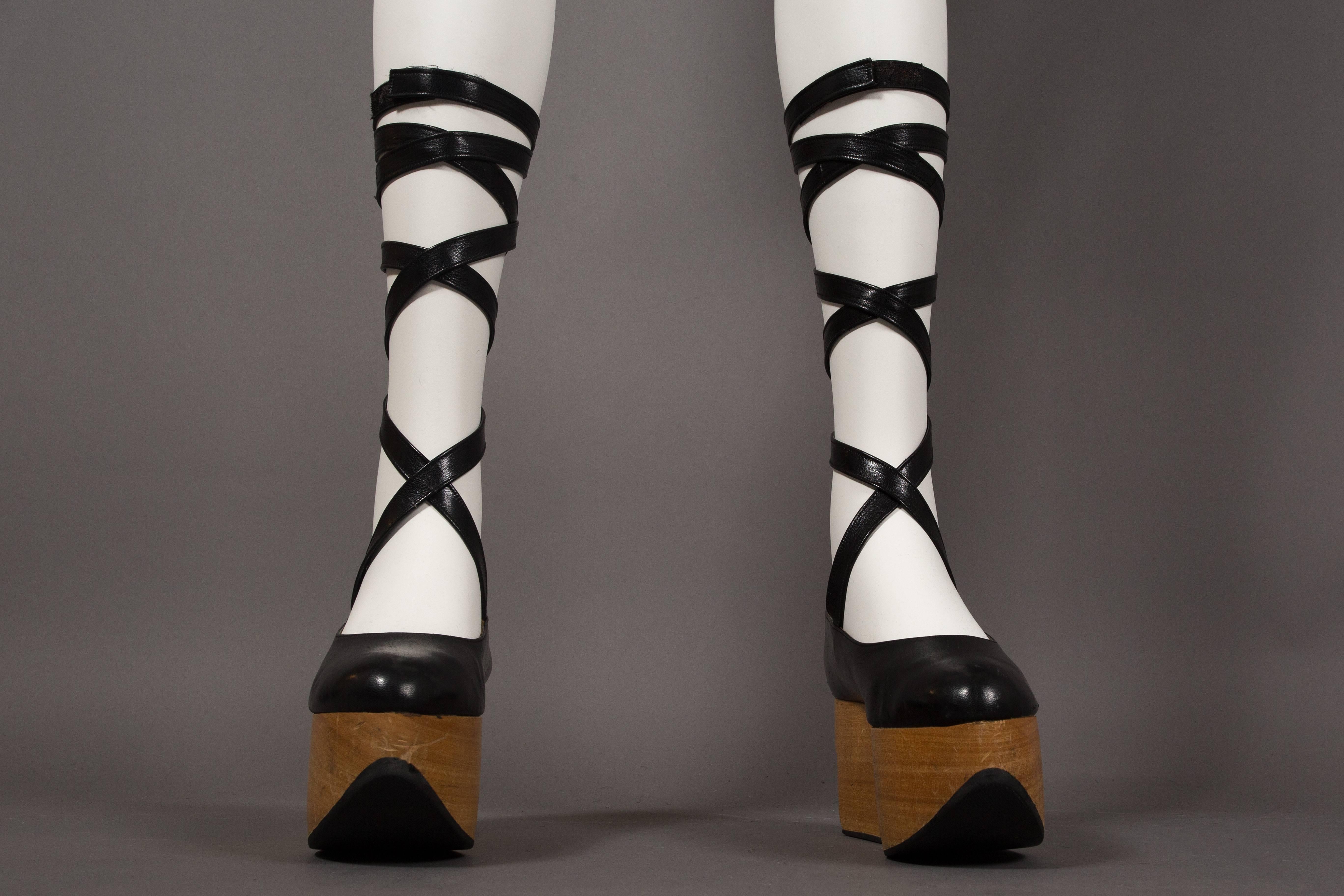 Vivienne Westwood schwarzes Leder 'Rocking Horse' Schuhe, circa 1980er Jahre (SZ 41) im Angebot 2