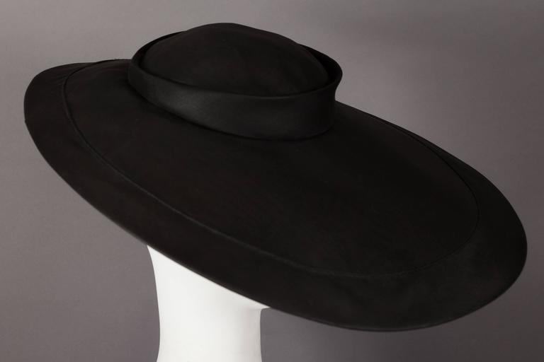 Christian Dior 'New Look' silk organza saucer hat, circa 1947 at 1stDibs |  dior new look hat, new look hat, black saucer hat