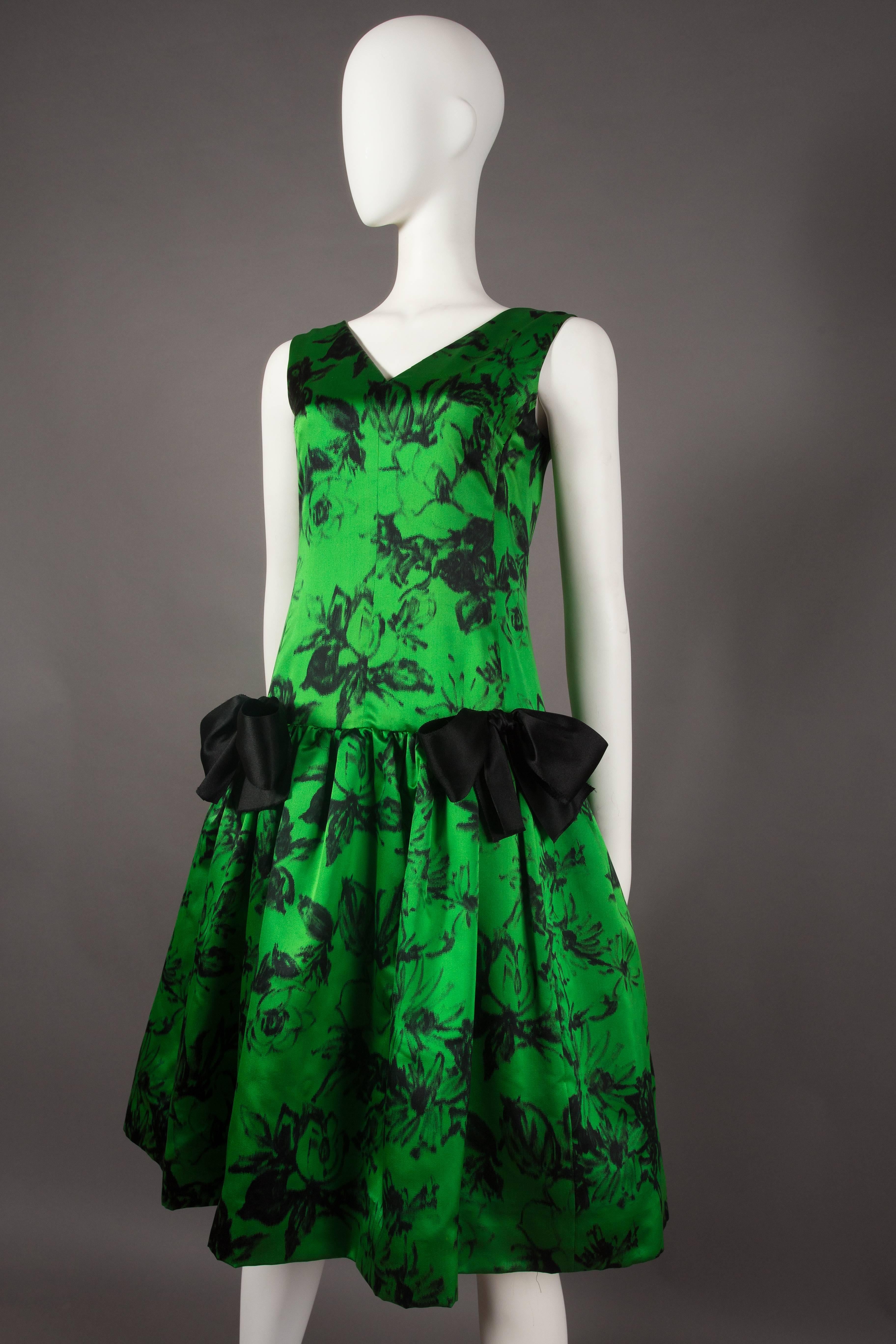 Vert Robe de cocktail Paul Daunay Couture en soie à fleurs vertes, circa 1952-57 en vente