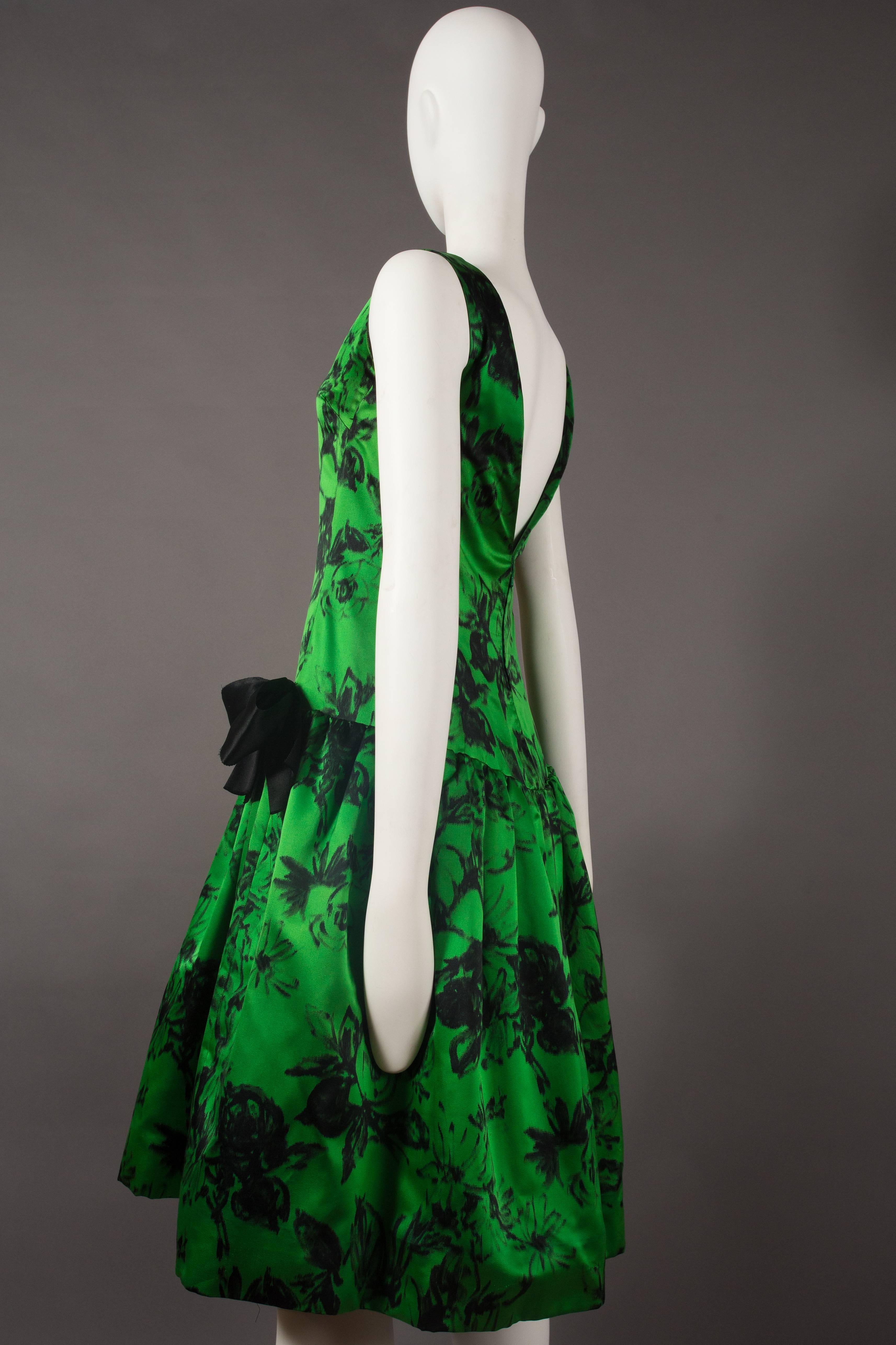 Paul Daunay Couture grün geblümtes Seidencocktailkleid, ca. 1952-57 Damen im Angebot