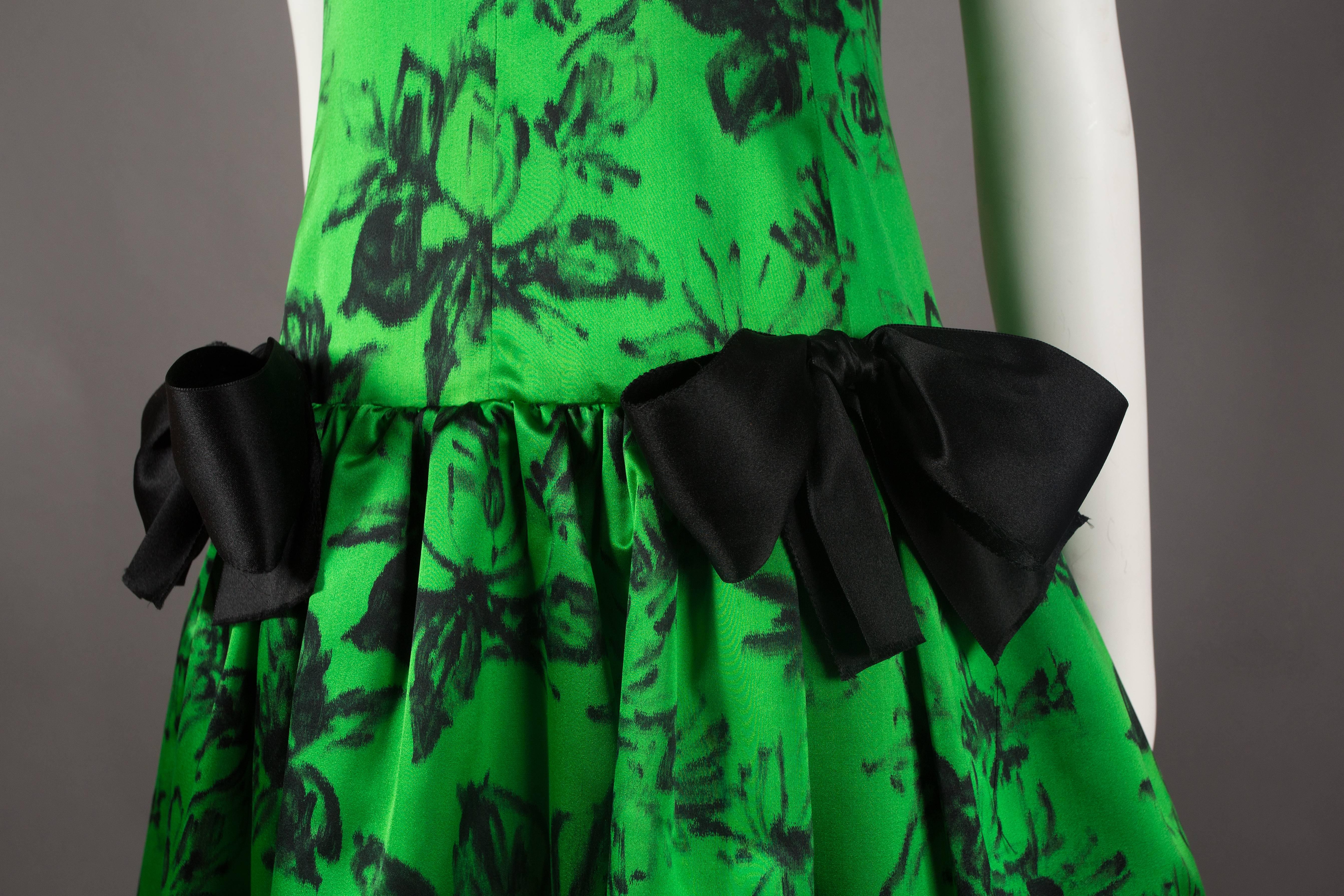 Paul Daunay Couture green floral silk cocktail dress, circa 1952-57 In Excellent Condition For Sale In London, GB
