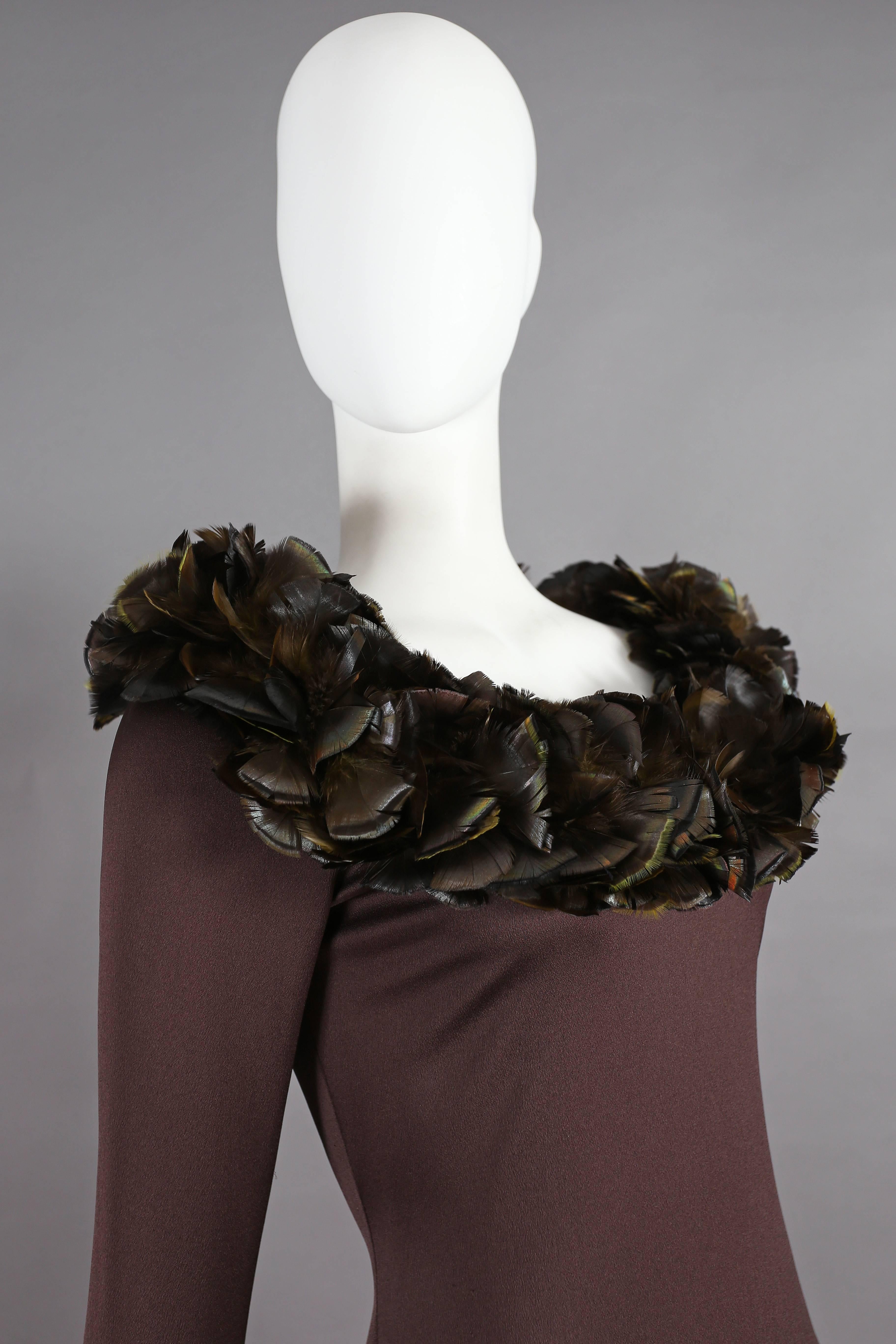 Yves Saint Laurent Haute Couture vestido de noche de seda con adornos de plumas, fw 1969 en venta 3
