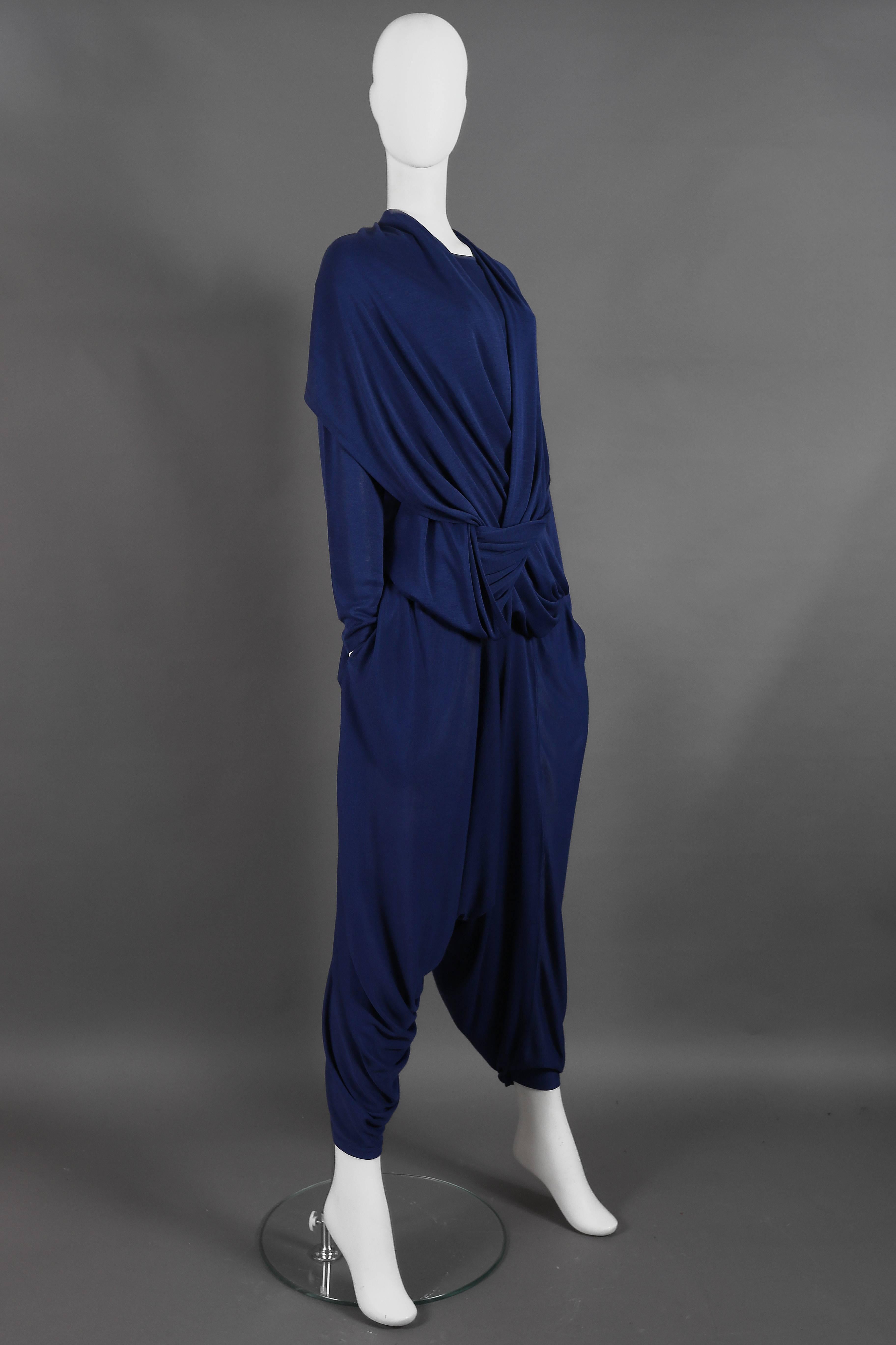 Issey Miyake blue knit jersey convertible sweater and pants set, c. 1980s In Excellent Condition For Sale In London, GB