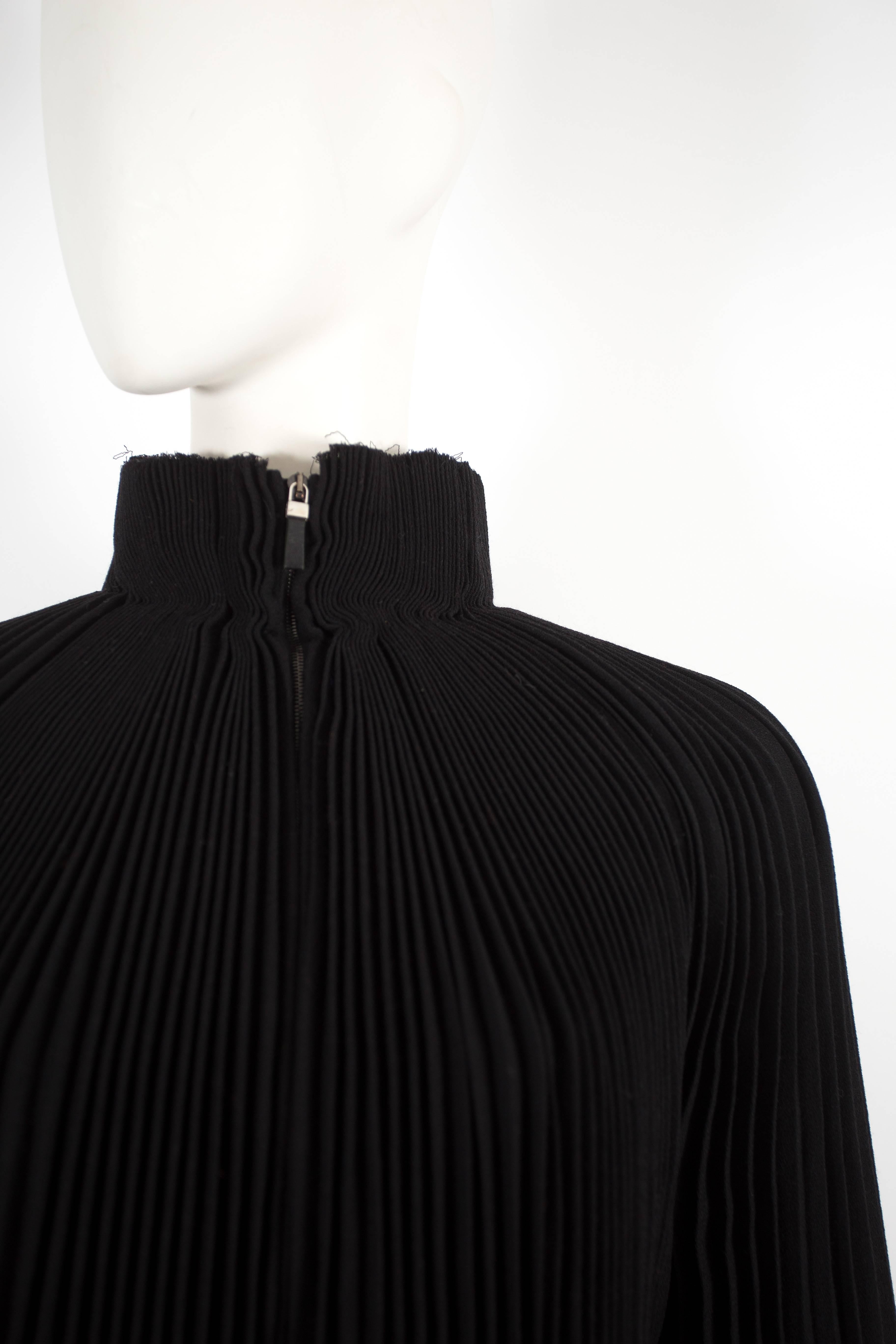 Noir Alexander McQueen - Veste en laine plissée noire, automne-hiver 2004 en vente