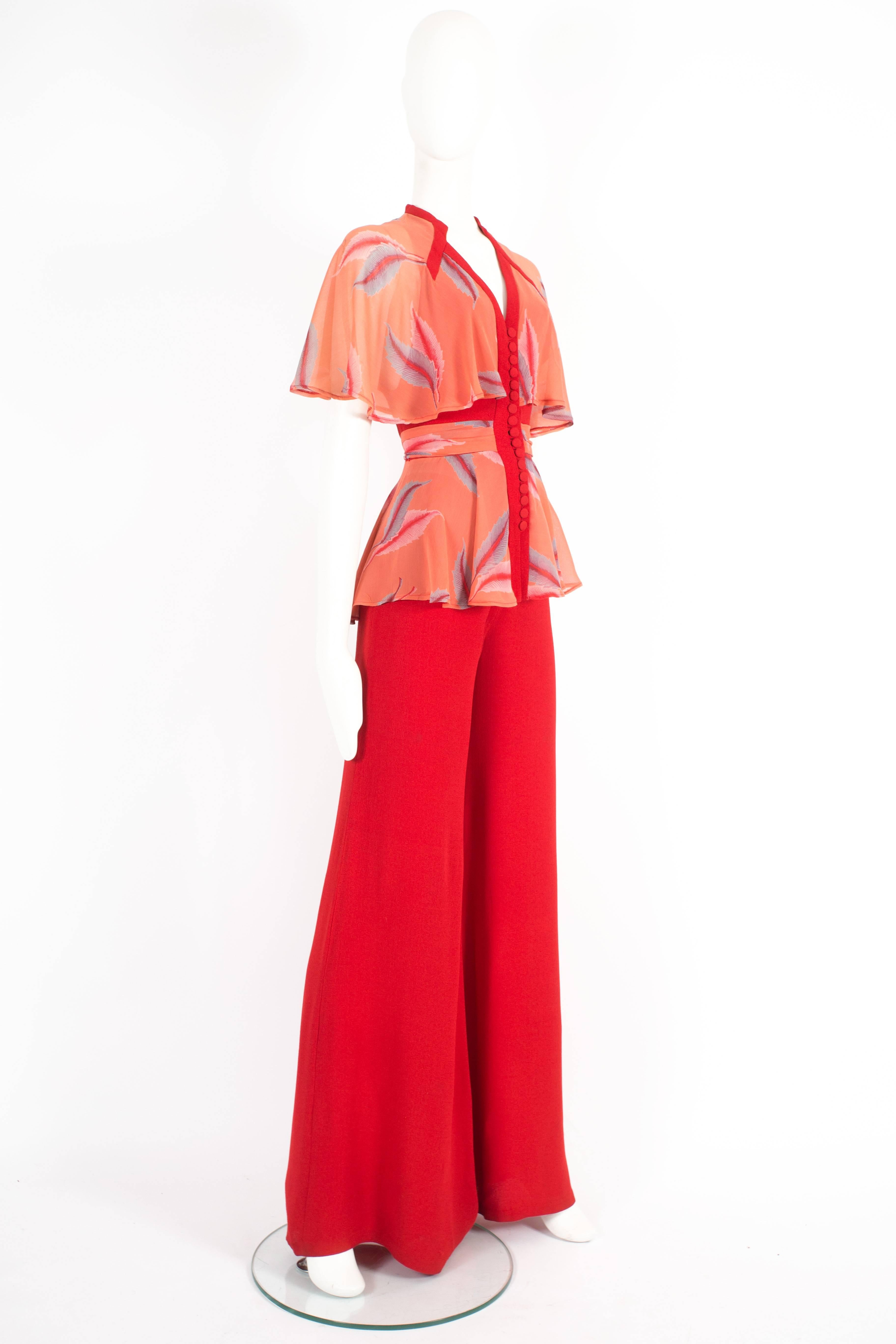 Xenia red moss crepe flared pantsuit, circa 1970 In Good Condition In London, GB