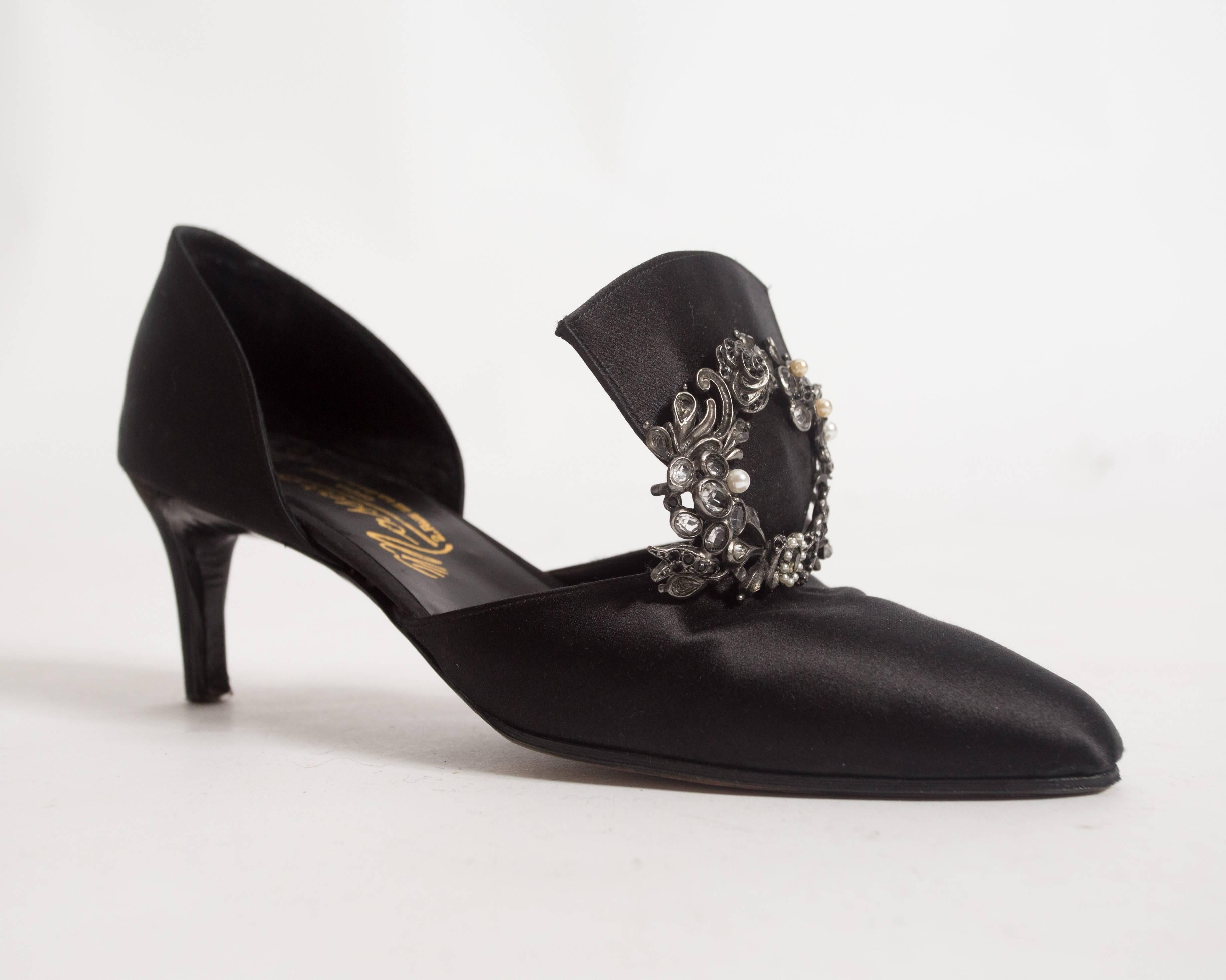 Chanel Haute Couture satin pumps with brooch by Massoro, circa 1950s 1