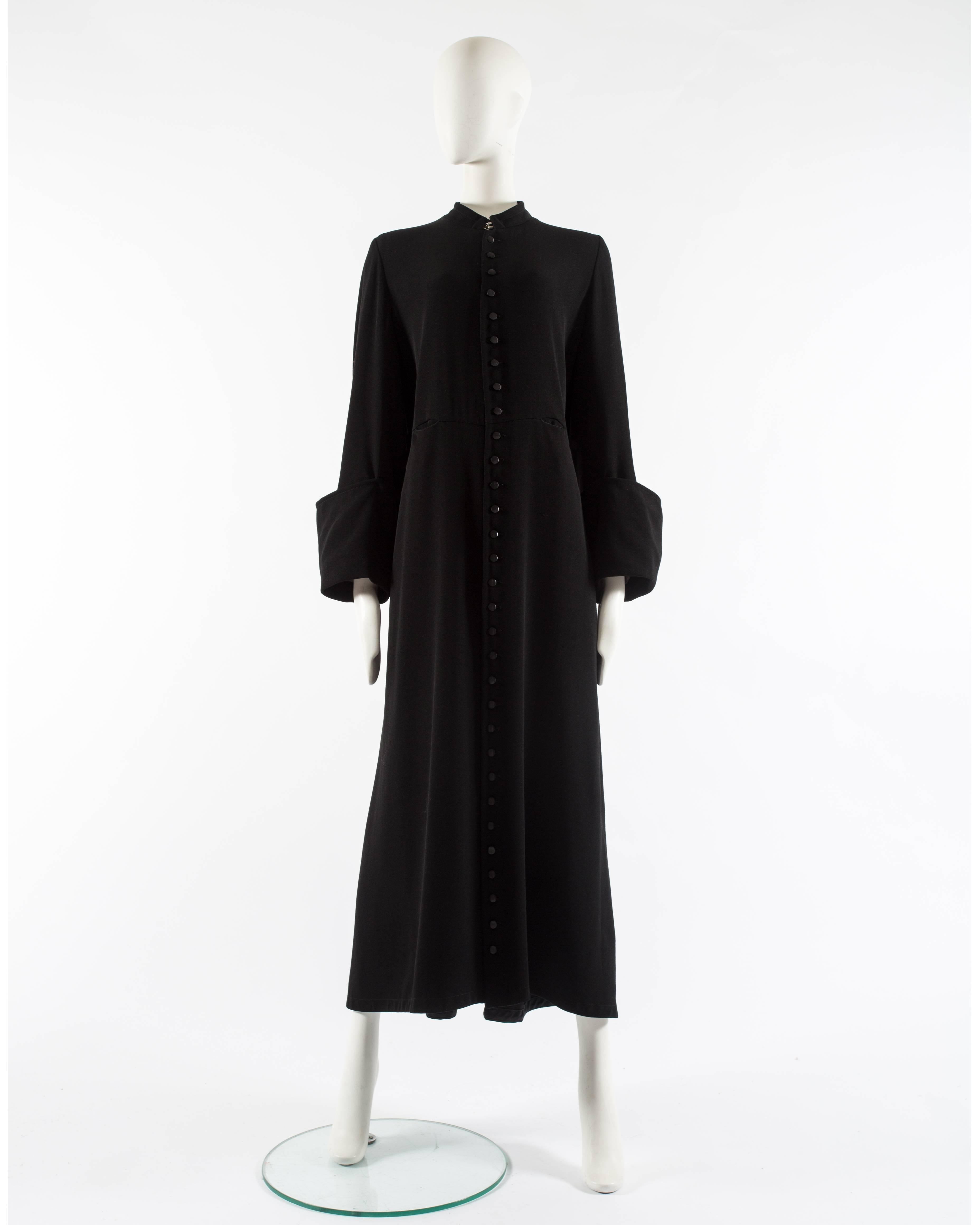 Margiela Autumn-Winter 1992 black cotton full length priest coat In Excellent Condition In London, GB