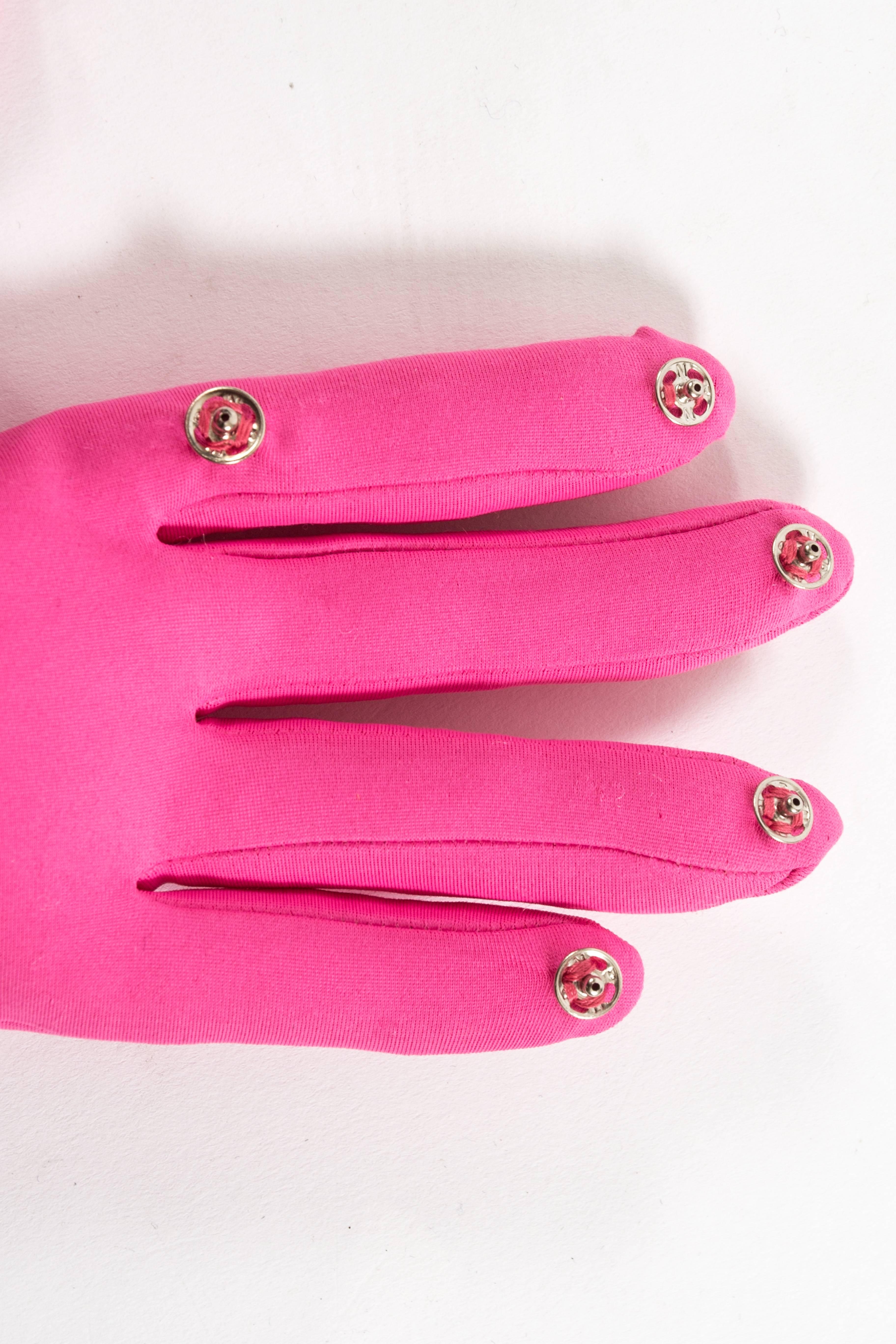 Comme des Garcons Autumn-Winter 2007 hot pink and black glove pant suit 3