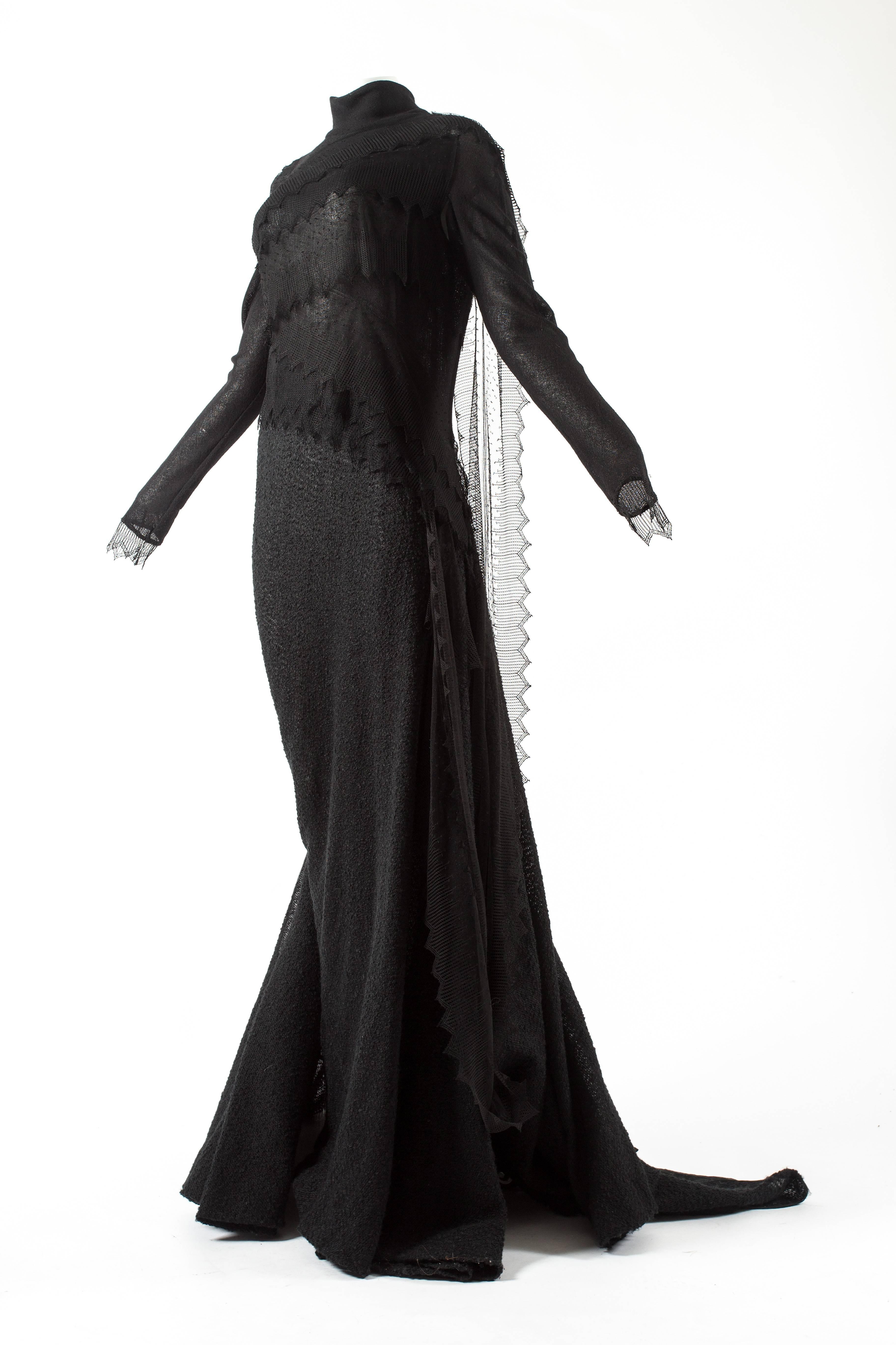 Ocimar Versolato Haute Couture Kleid aus schwarzer Bouclé-Wolle und gestrickter Spitze, fw 1998 (Schwarz) im Angebot