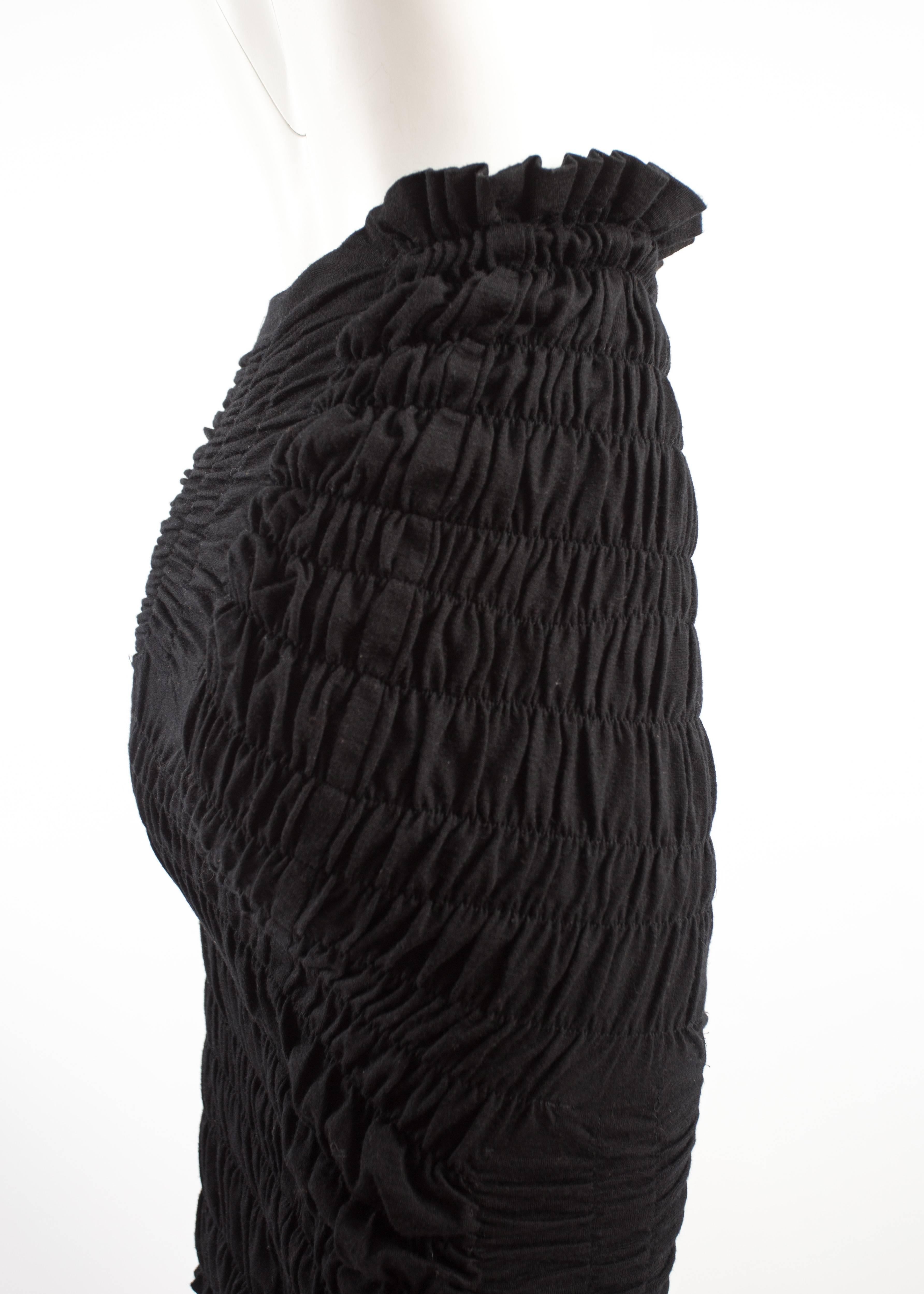Comme des Garcons Autumn-Winter 1989 black jersey smocked skirt In Excellent Condition For Sale In London, GB