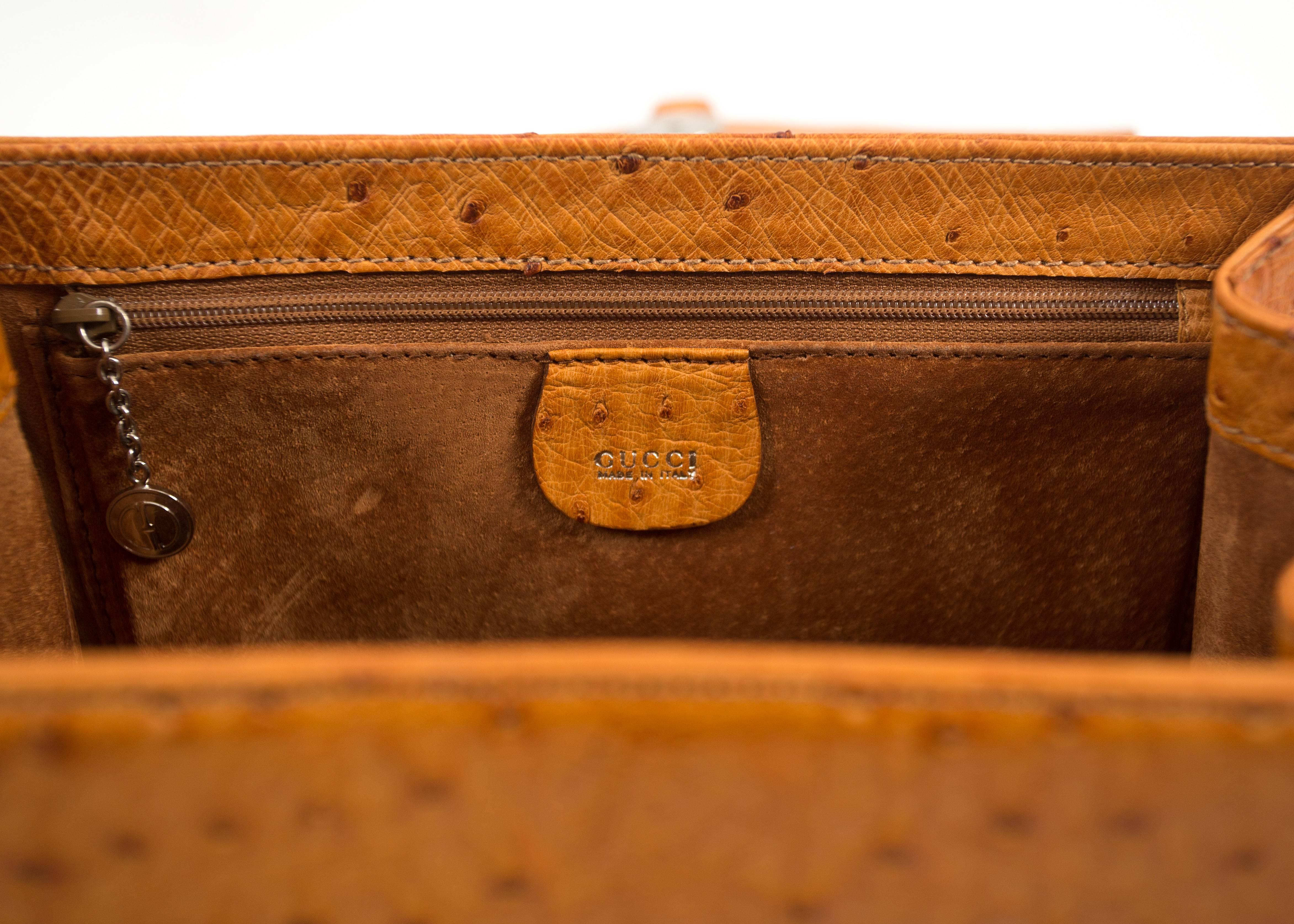 Gucci 1970s tan ostrich leather hand bag with shoulder strap In Excellent Condition In London, GB