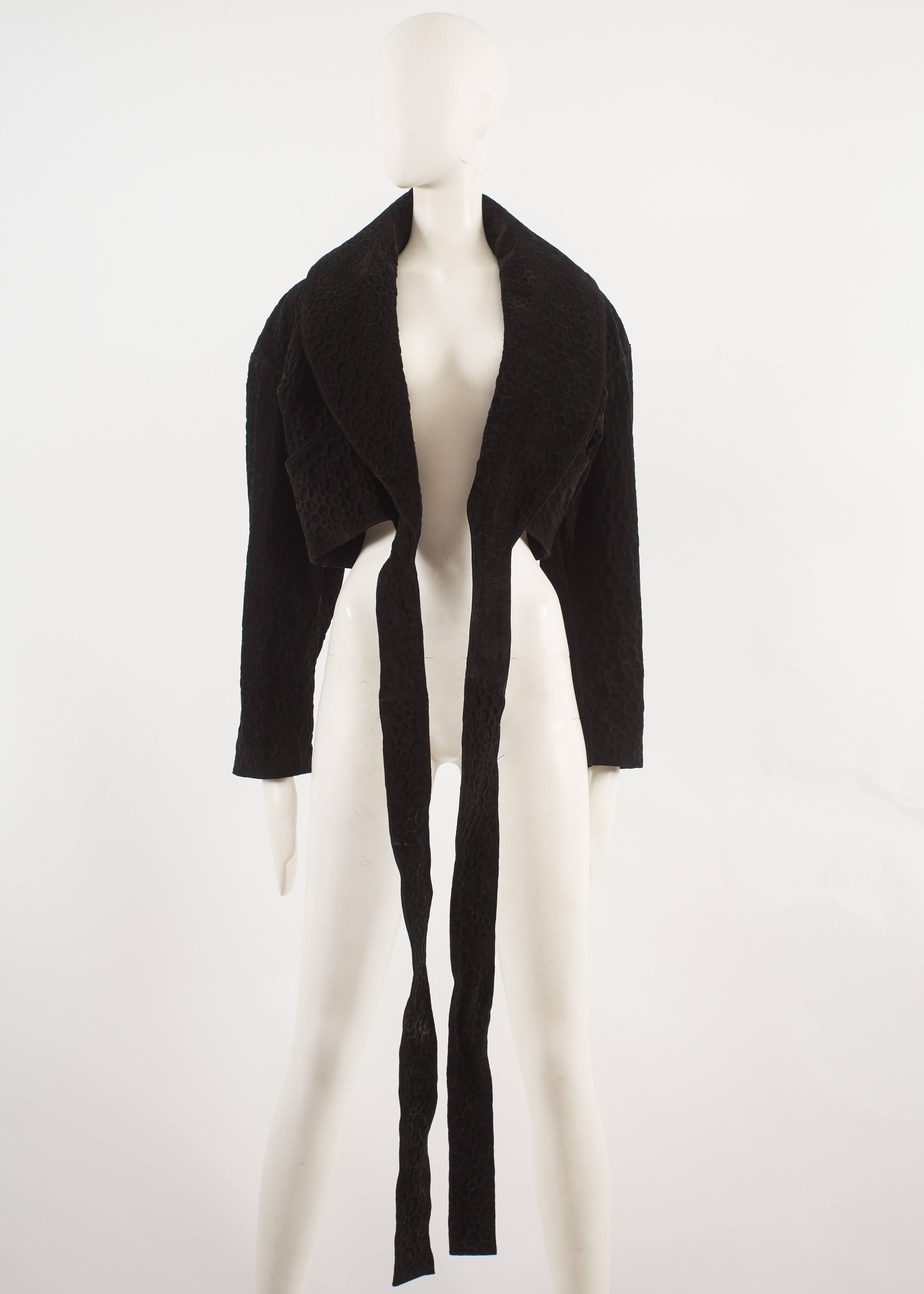 Alaia Autumn-Winter 1987 veste enveloppante en daim noir  Excellent état - En vente à London, GB