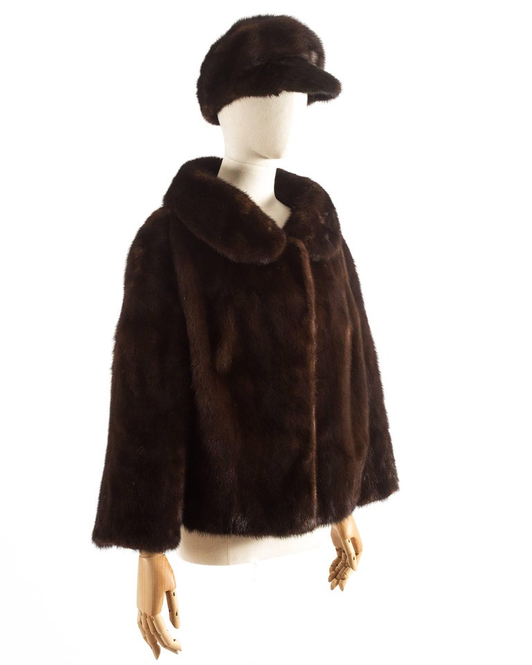 Plappert 1960s brown saga mink cropped jacket with matching hat In Excellent Condition For Sale In London, GB
