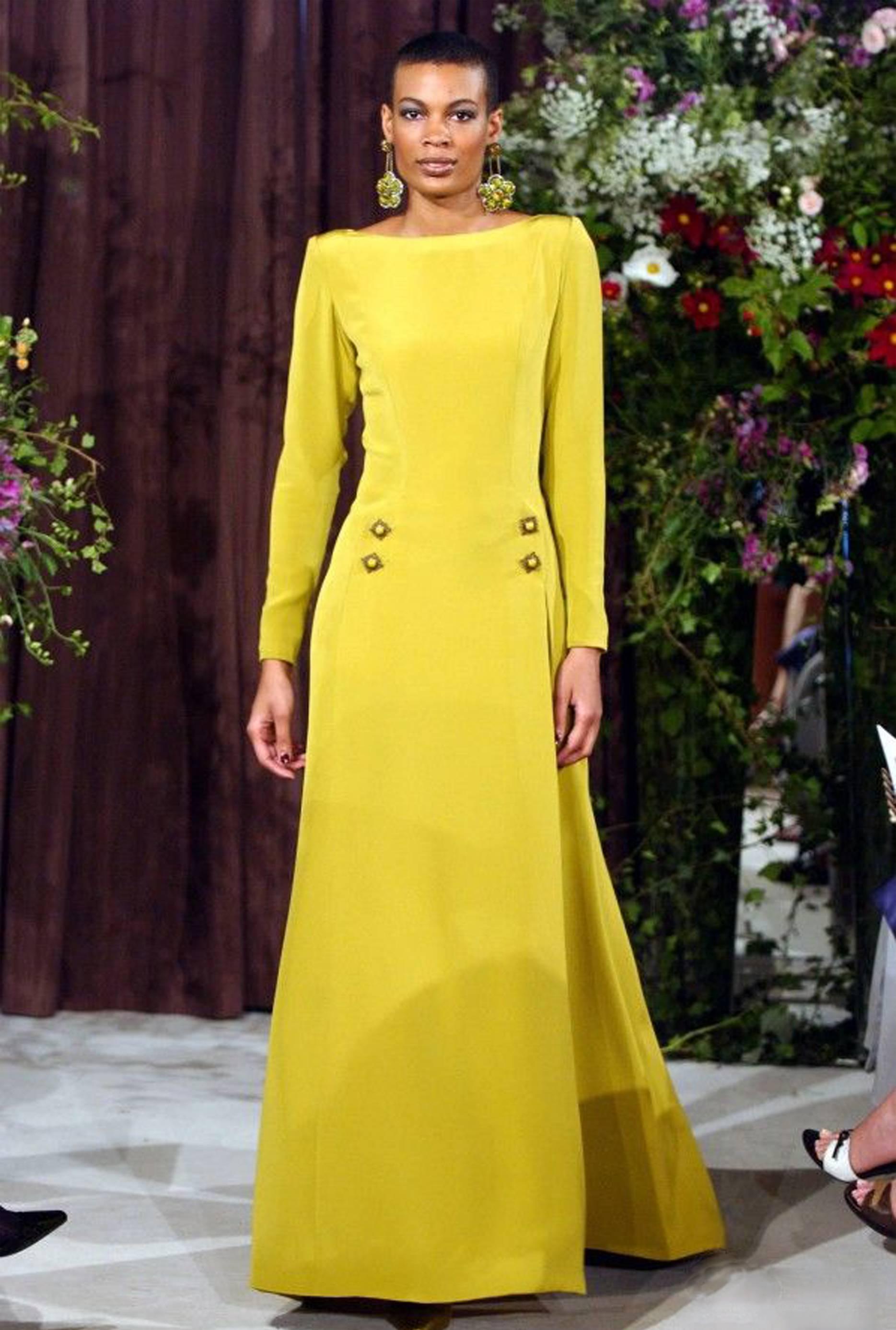 Yellow Gerald Watelet Autumn-Winter 2003 Couture evening dress with thigh high slits For Sale