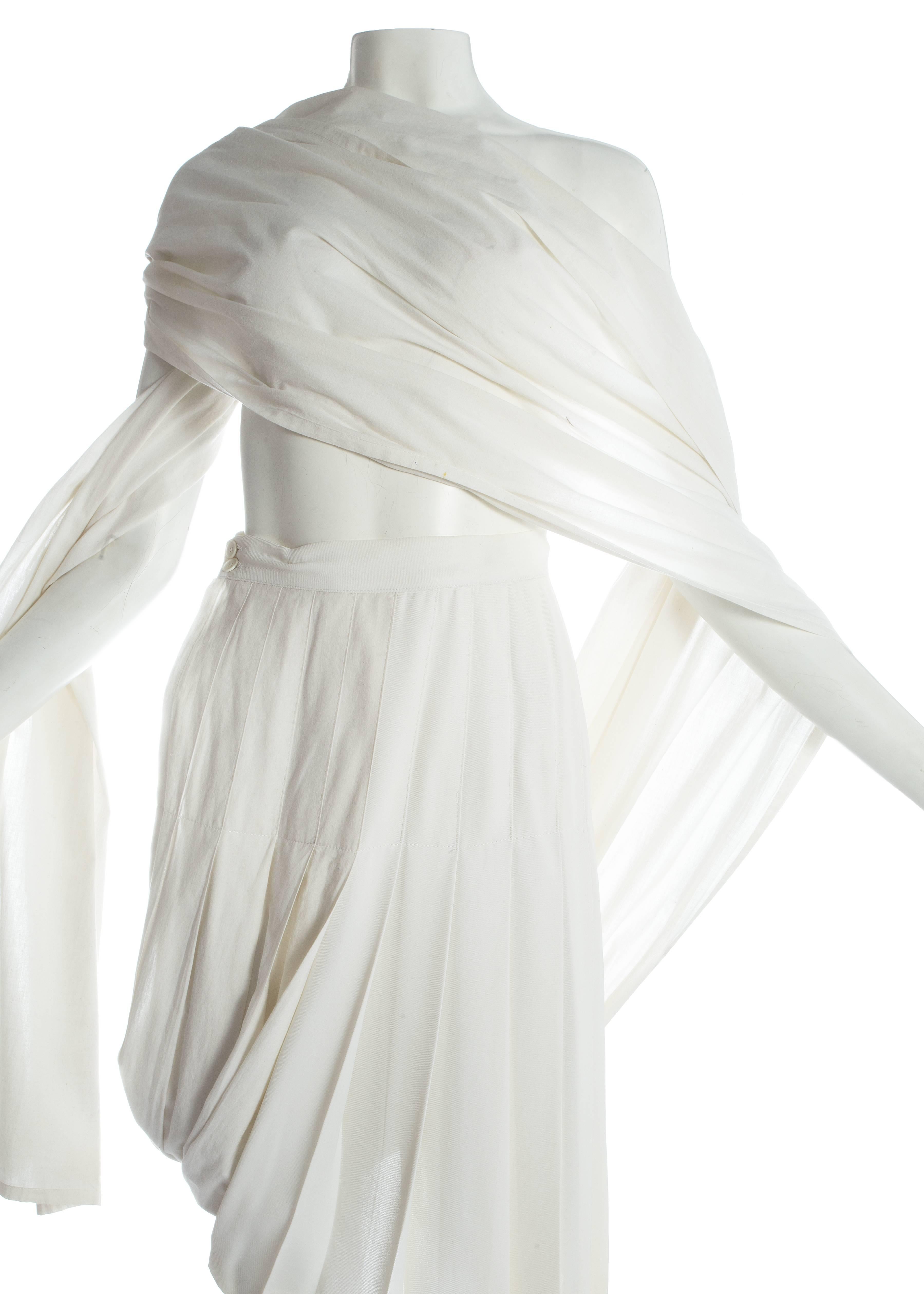 Yohji Yamamoto white cotton knife pleated skirt with extra long train, 1980s In Good Condition In London, GB