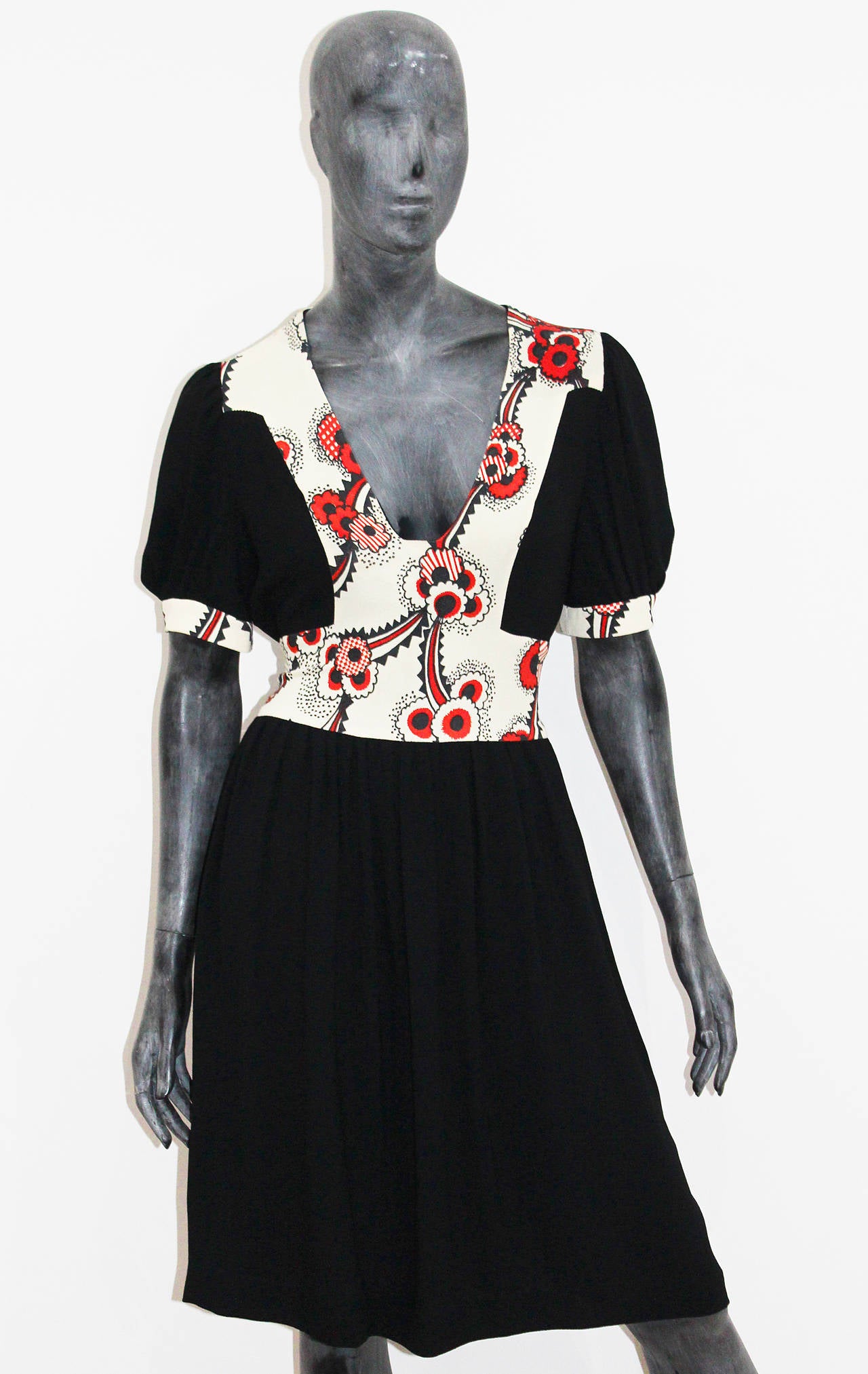 Iconic British Ossie Clark & Celia Birtwell Mystic Daisy Print Dress c.1969