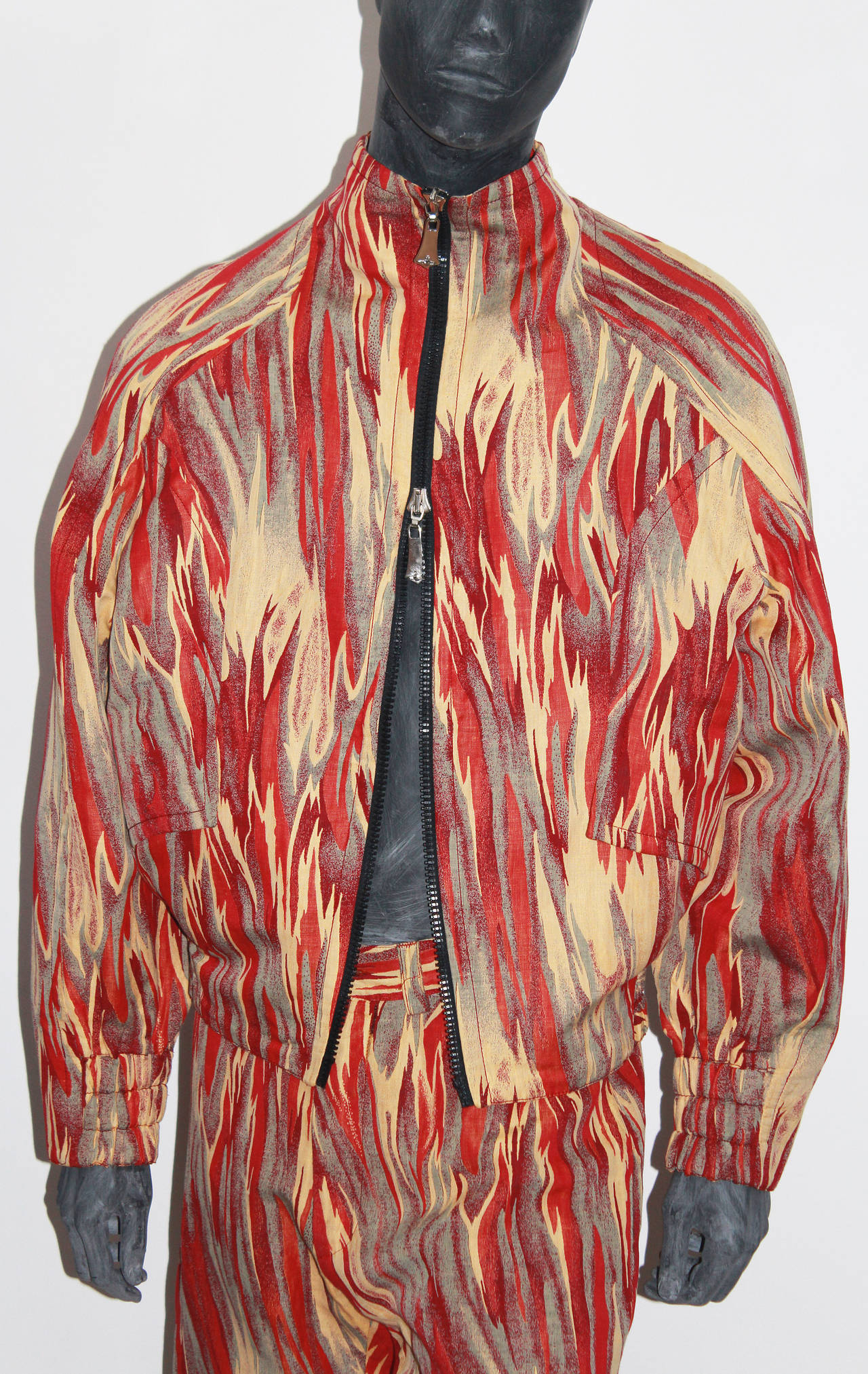 Rare 1990s Vivienne Westwood MAN Flame Print ensemble, includes sports bomber jacket and straight cut shorts.

Size It 50 

Medium