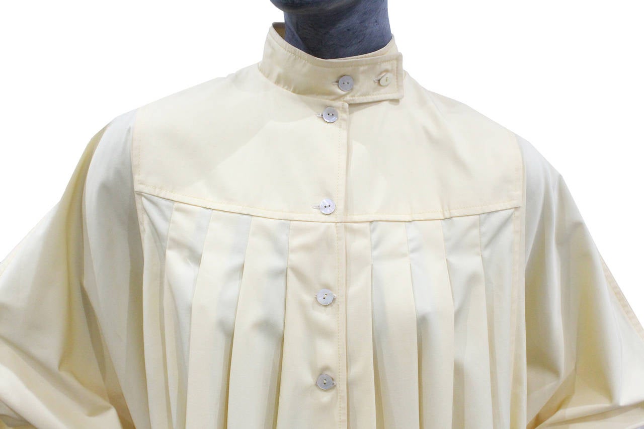 Extraordinary 1970s Pleated Cape Coat by Bill Gibb In Excellent Condition In London, GB