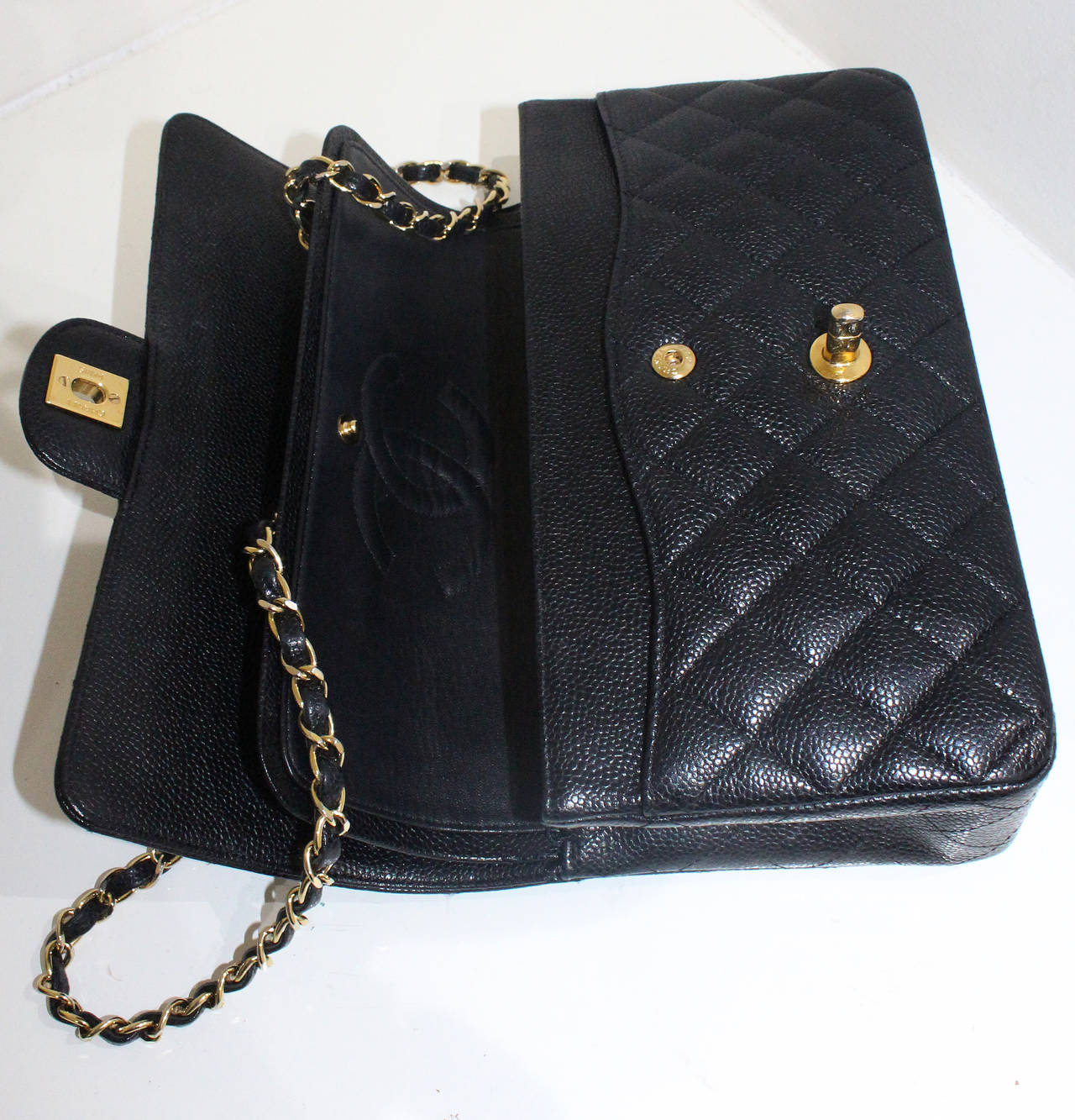 Chanel Black Quilted Caviar Classic Medium Double Flap Bag Women S Chanel Black Quilted Caviar Classic Medium Double Flap Bag Excellent Condition For
