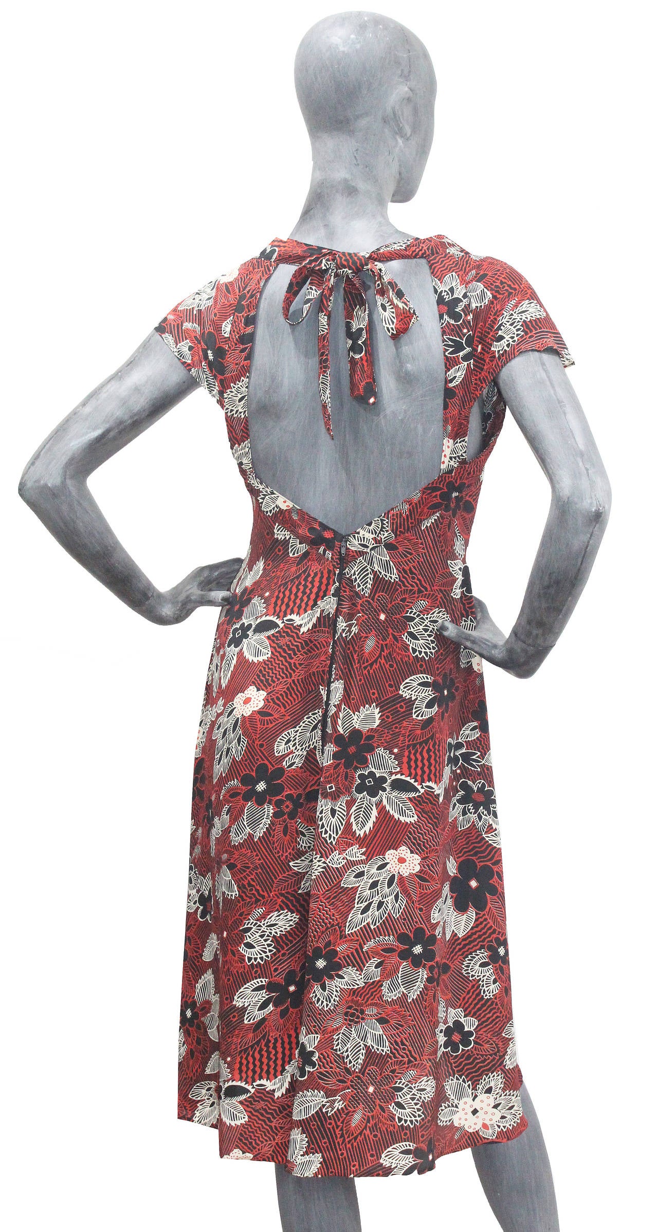 1970s Ossie Clark Tea Dress With Open Back and Celia Birtwell 'Babylon' Print In Good Condition In London, GB