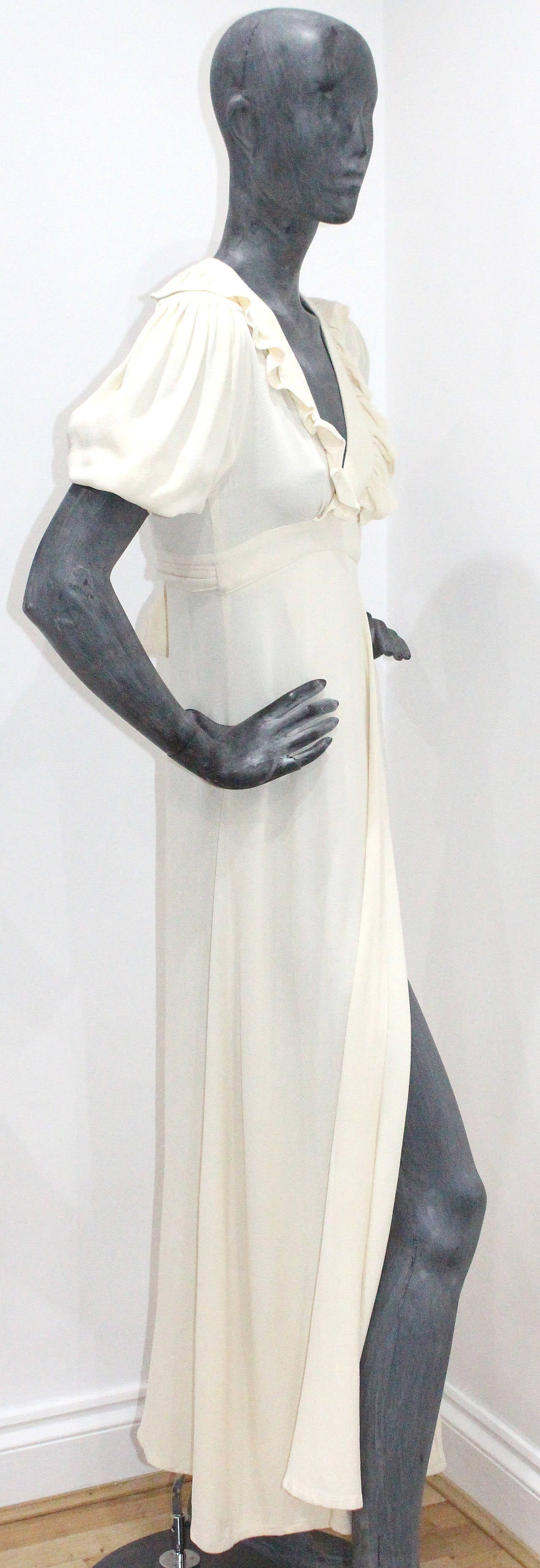 1970s Ossie Clark Ivory Moss Crepe Wrap Dress In Good Condition In London, GB