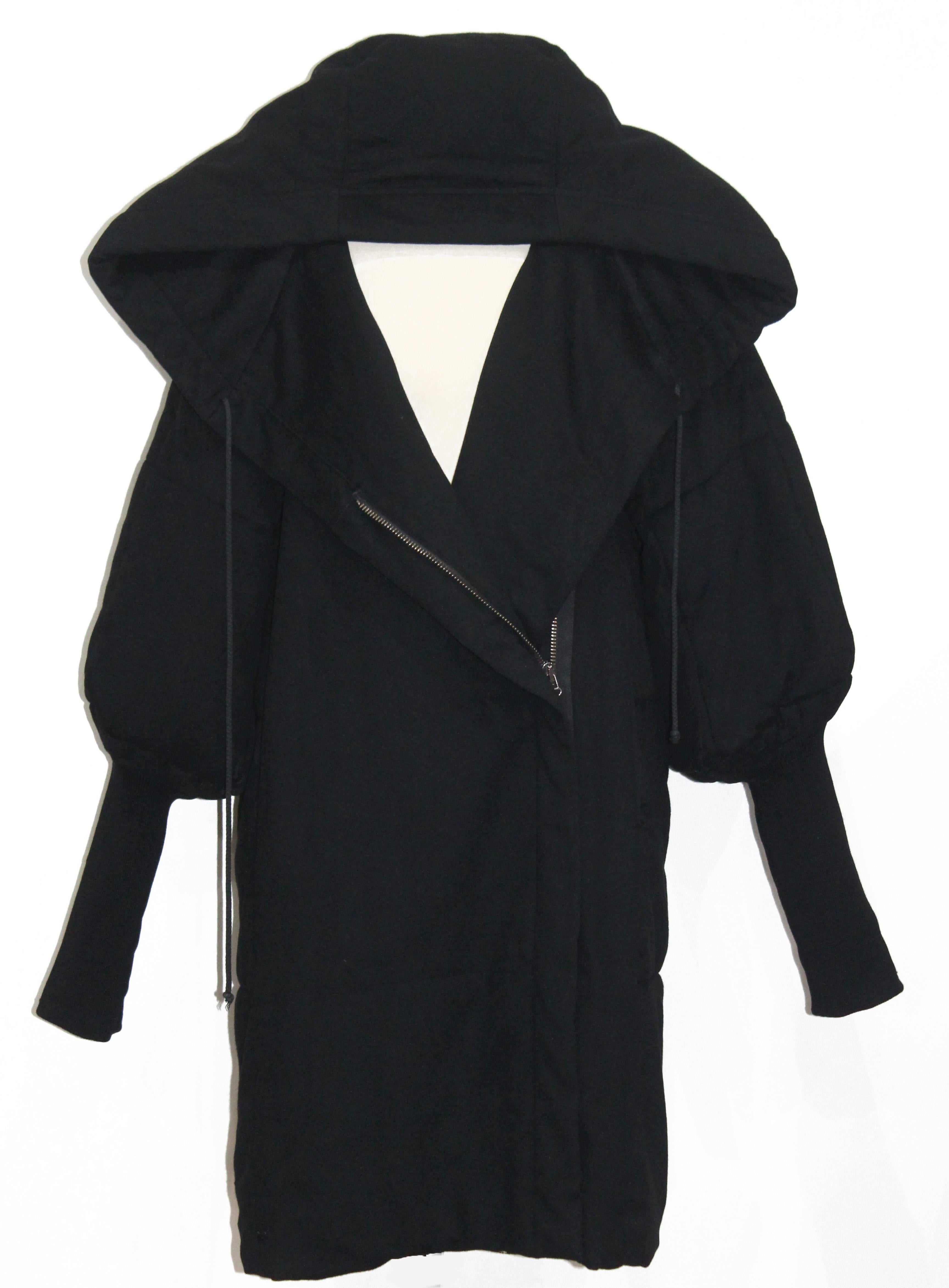Black Roberto Capucci cashmere quilted hooded puffer coat 