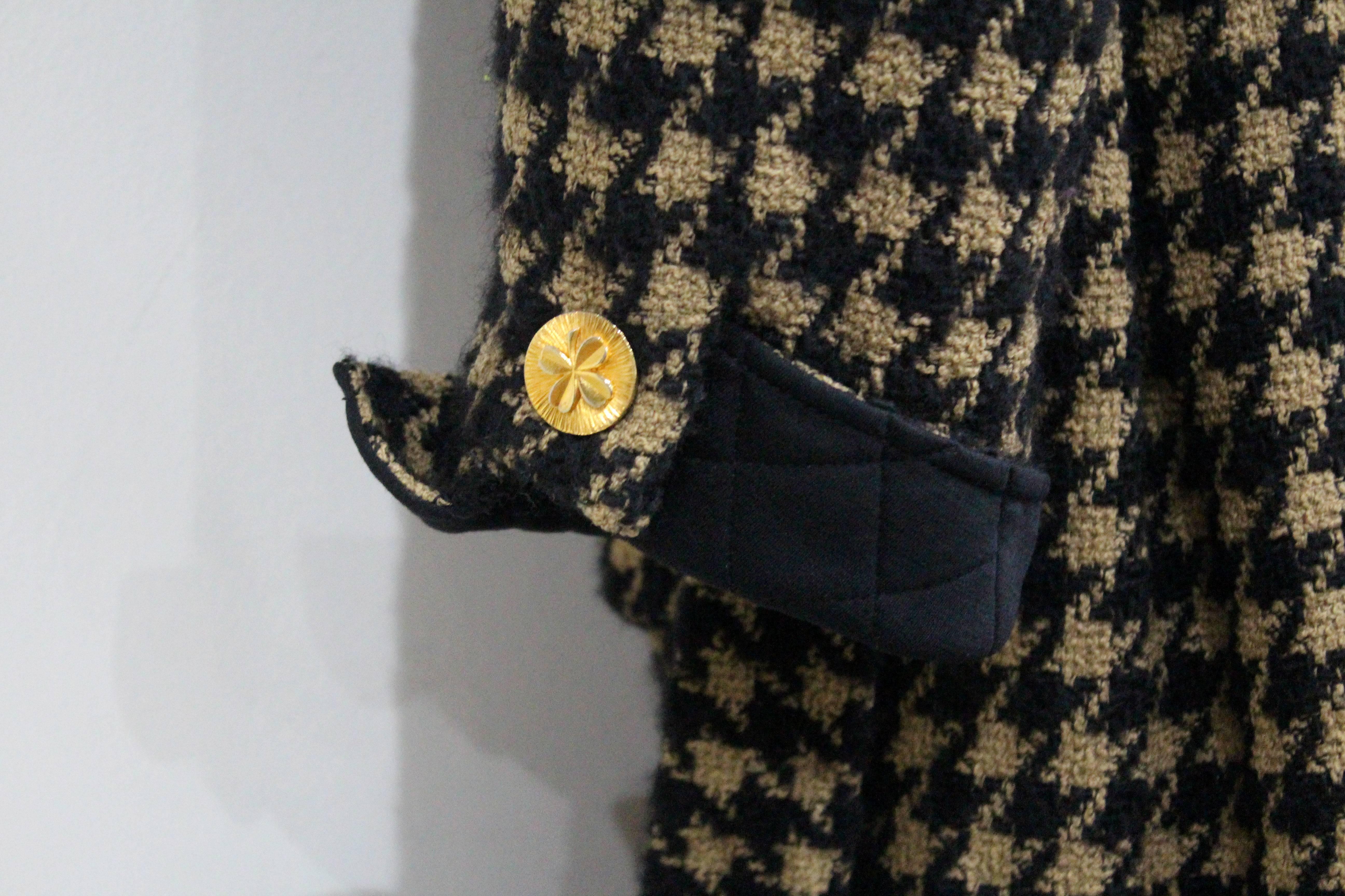 Exceptional Chanel houndstooth tweed coat c. 1980s 1