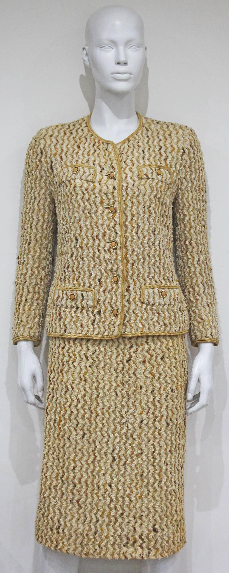 Chanel haute couture bouclé skirt suit, c.1965 In Excellent Condition In London, GB