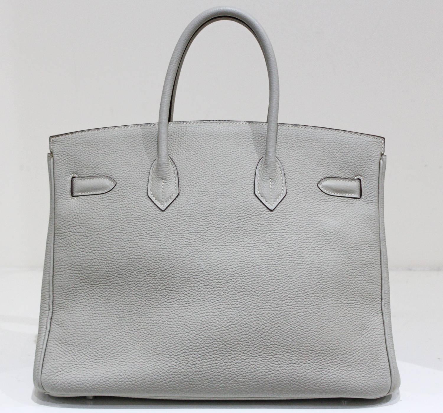 Hermes 35 cm Birkin Bag in Clemence Leather In Excellent Condition In London, GB