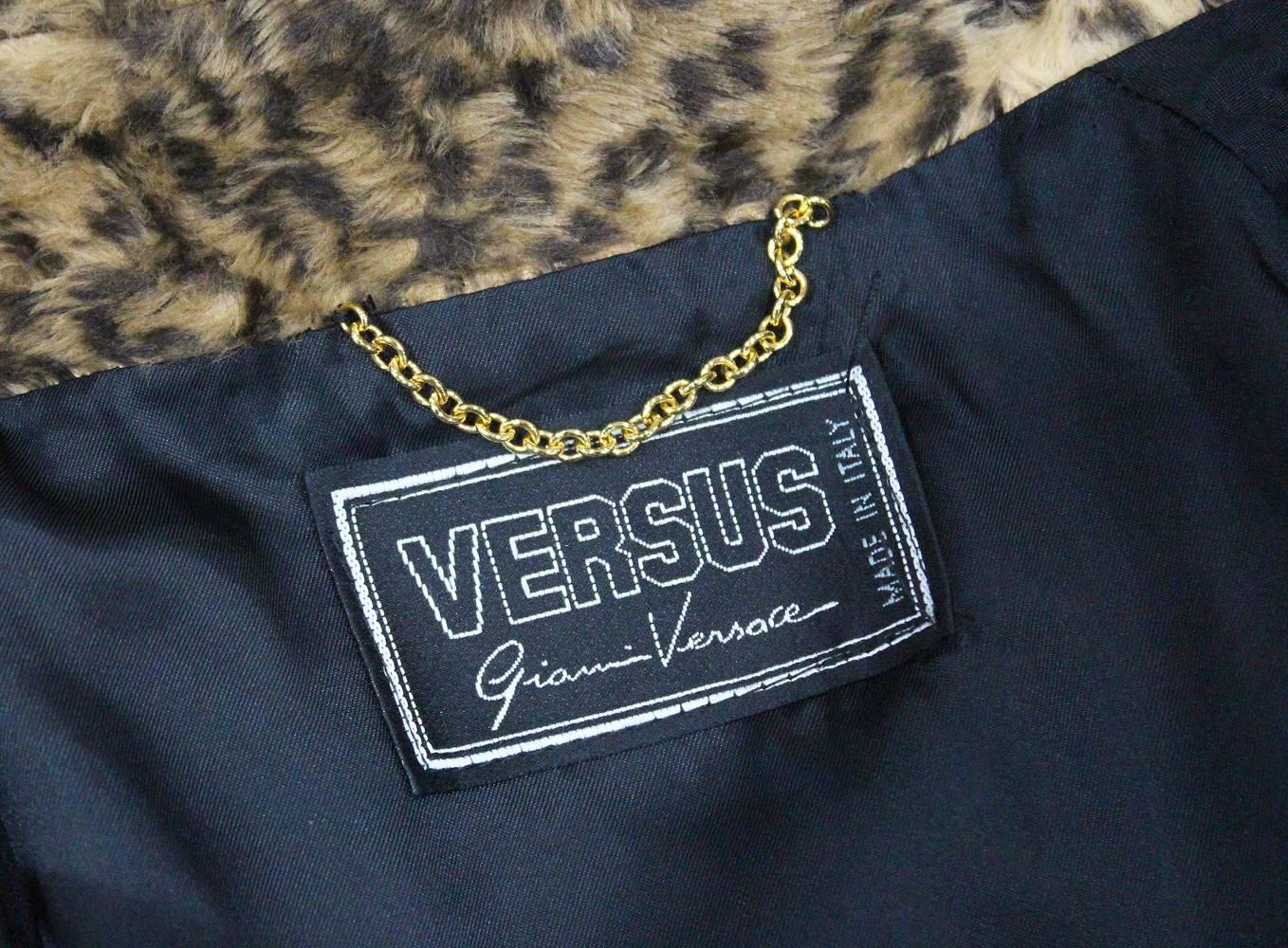 Gianni Versace: Jacke und Kleid aus Kunstpelz mit Gepardenmuster, ca. 1990er Jahre  im Angebot 3
