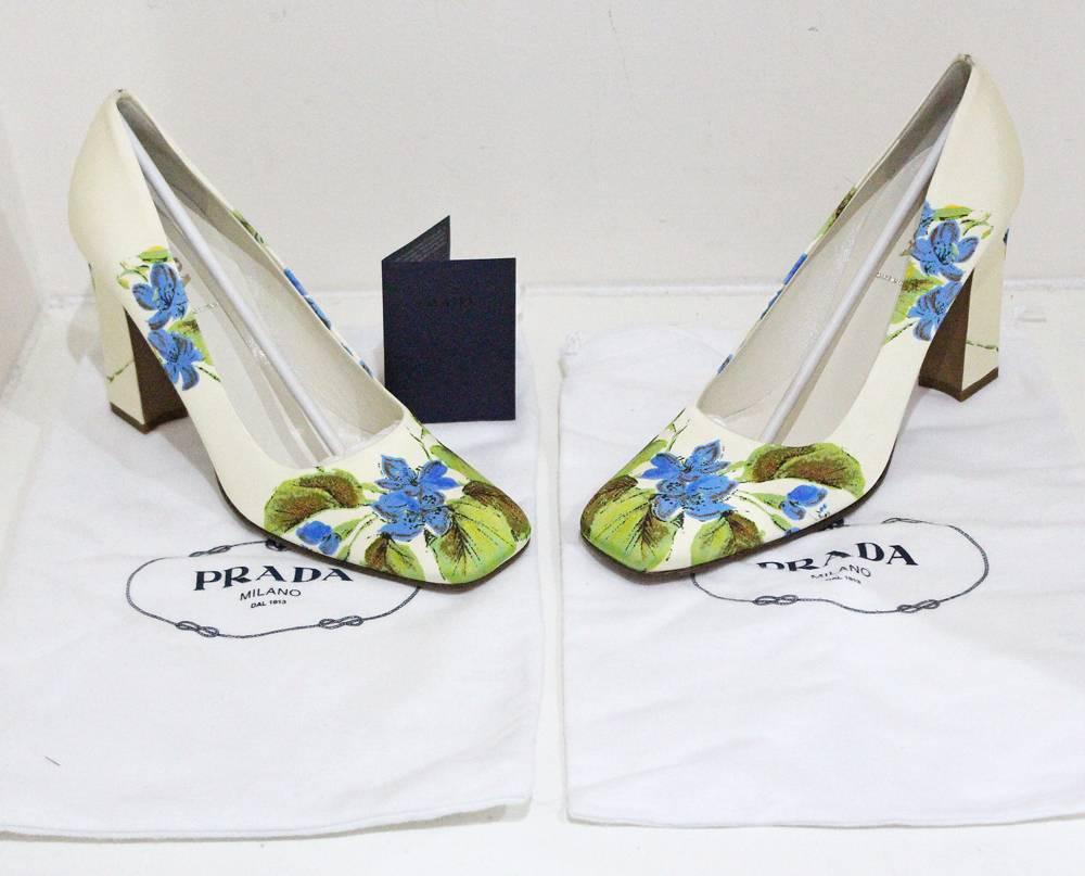 Prada silk floral pumps sz 38.5, c.1990s  In New Condition In London, GB