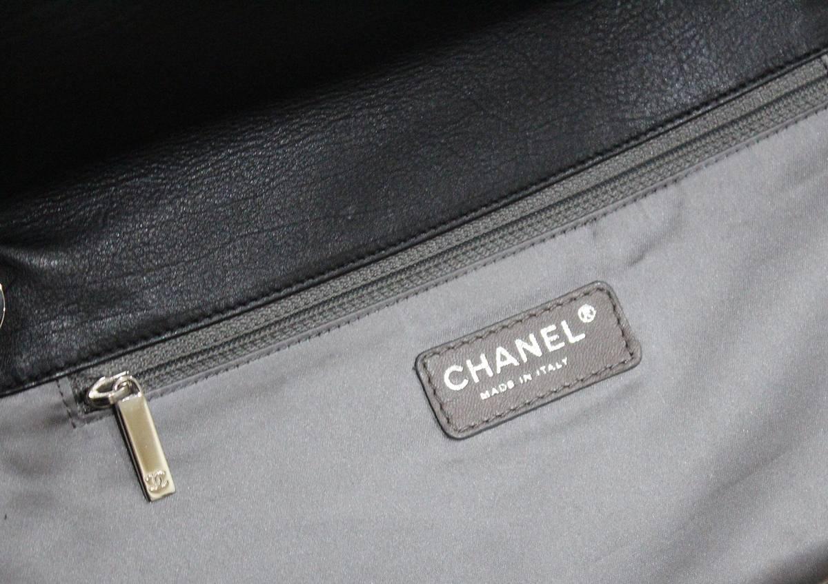 Chanel black 'Sac Baguette' bag with oversized lock, c. 2008-9 In Excellent Condition In London, GB