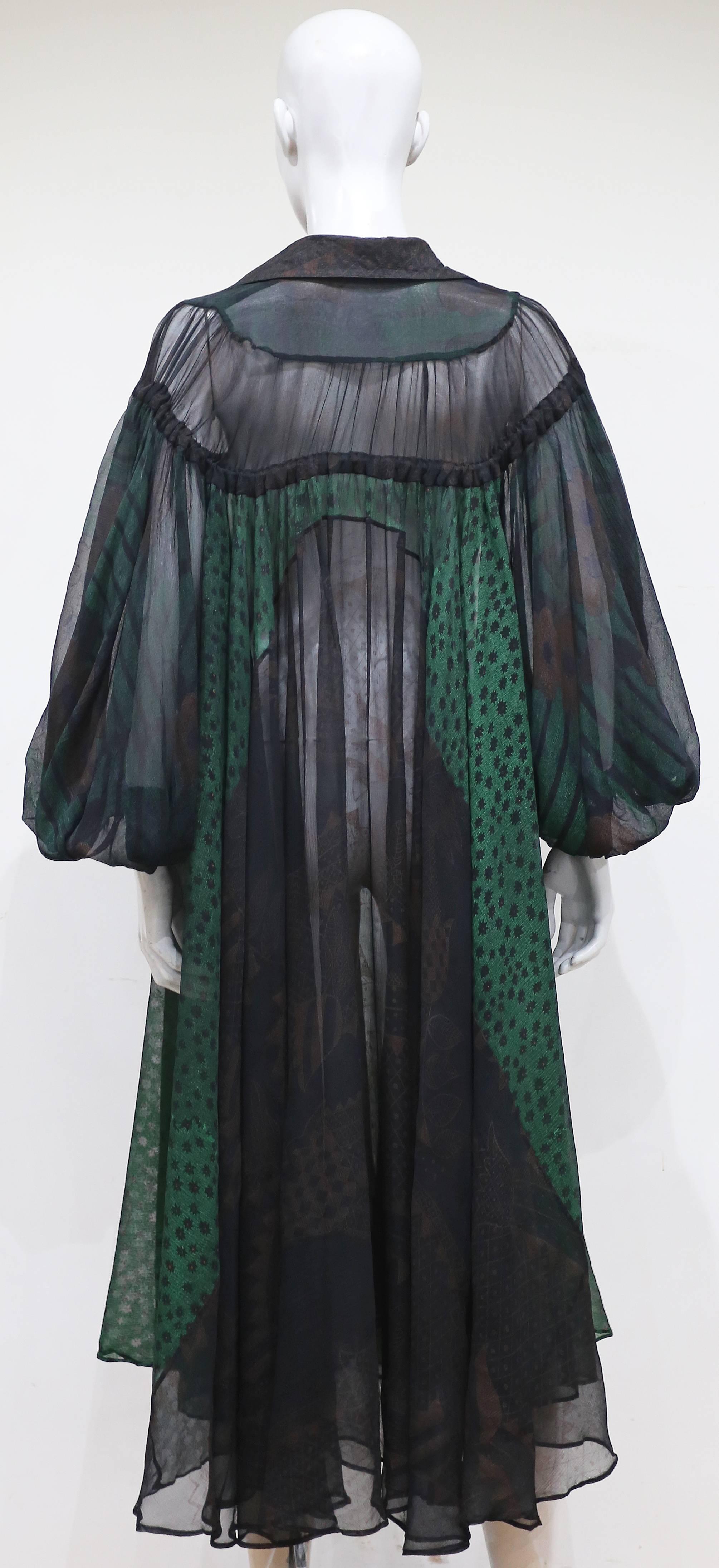 Ossie Clark extraordinary chiffon dress with Celia Birtwell print, c. 1968 - 69 In Good Condition In London, GB