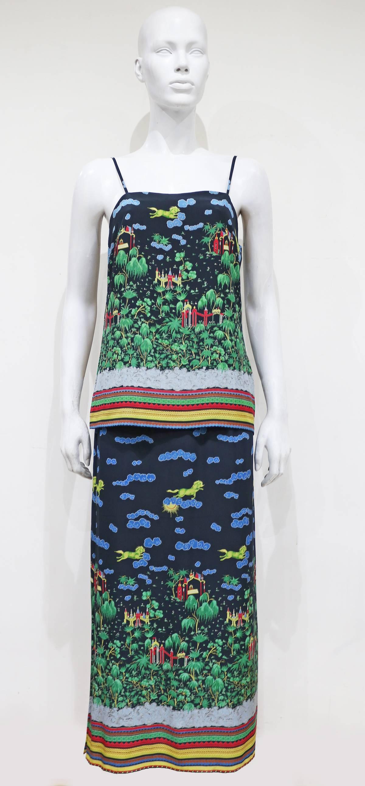 Murray Arbeid tiered silk dress with Oriental print, c. 1970s In Excellent Condition In London, GB