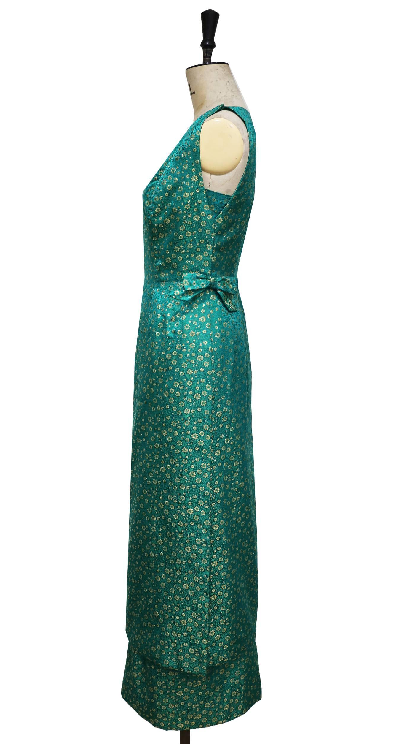 Jean Dessès Haute Couture Abendkleid aus smaragdgrünem und goldenem Seidenbrokat, um 1962 Damen im Angebot