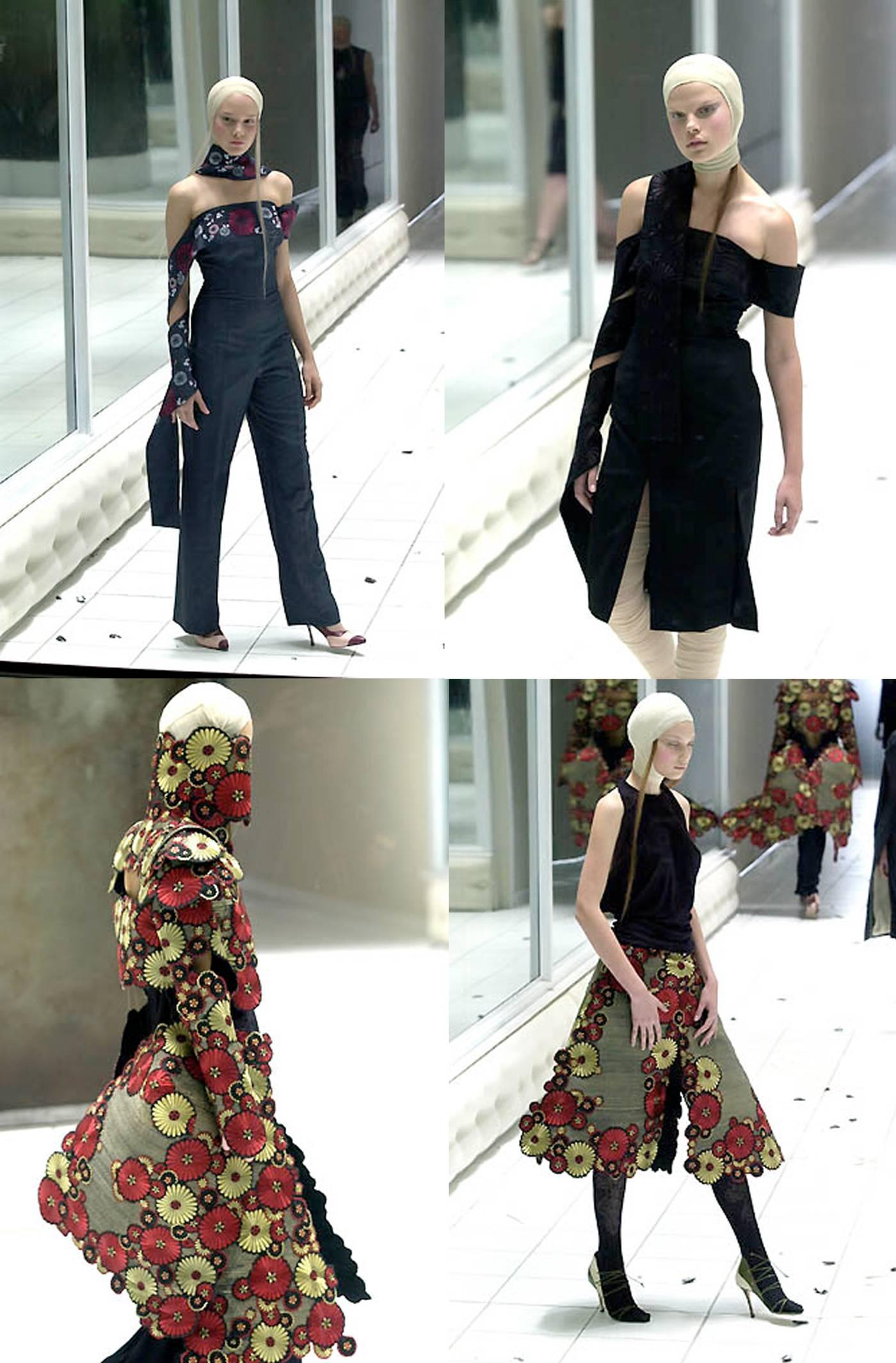 Alexander McQueen oriental style embroidered bondage dress, VOSS SS 2001 In Excellent Condition In London, GB