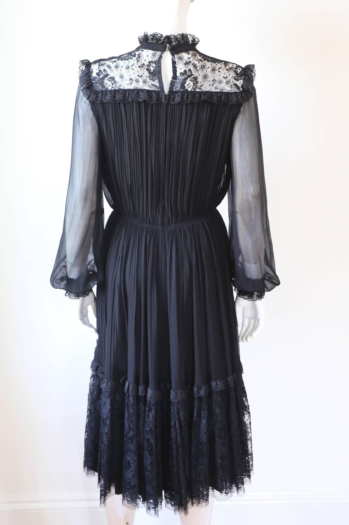 Women's Hardy Amies pleated evening dress with lace, c. 1970s