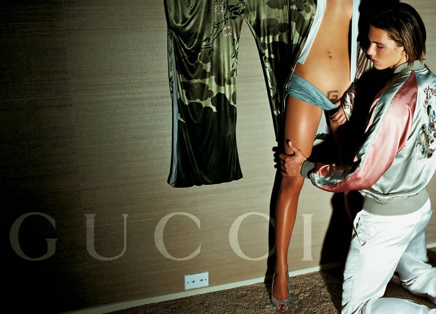 Museum worthy and extremely rare Tom Ford for Gucci kimono from the ever so scandalous Spring-Summer 2003 collection. This particular style and colour were identical of the one styled on Louise Pedersen for the campaign image shot by Mario Testino