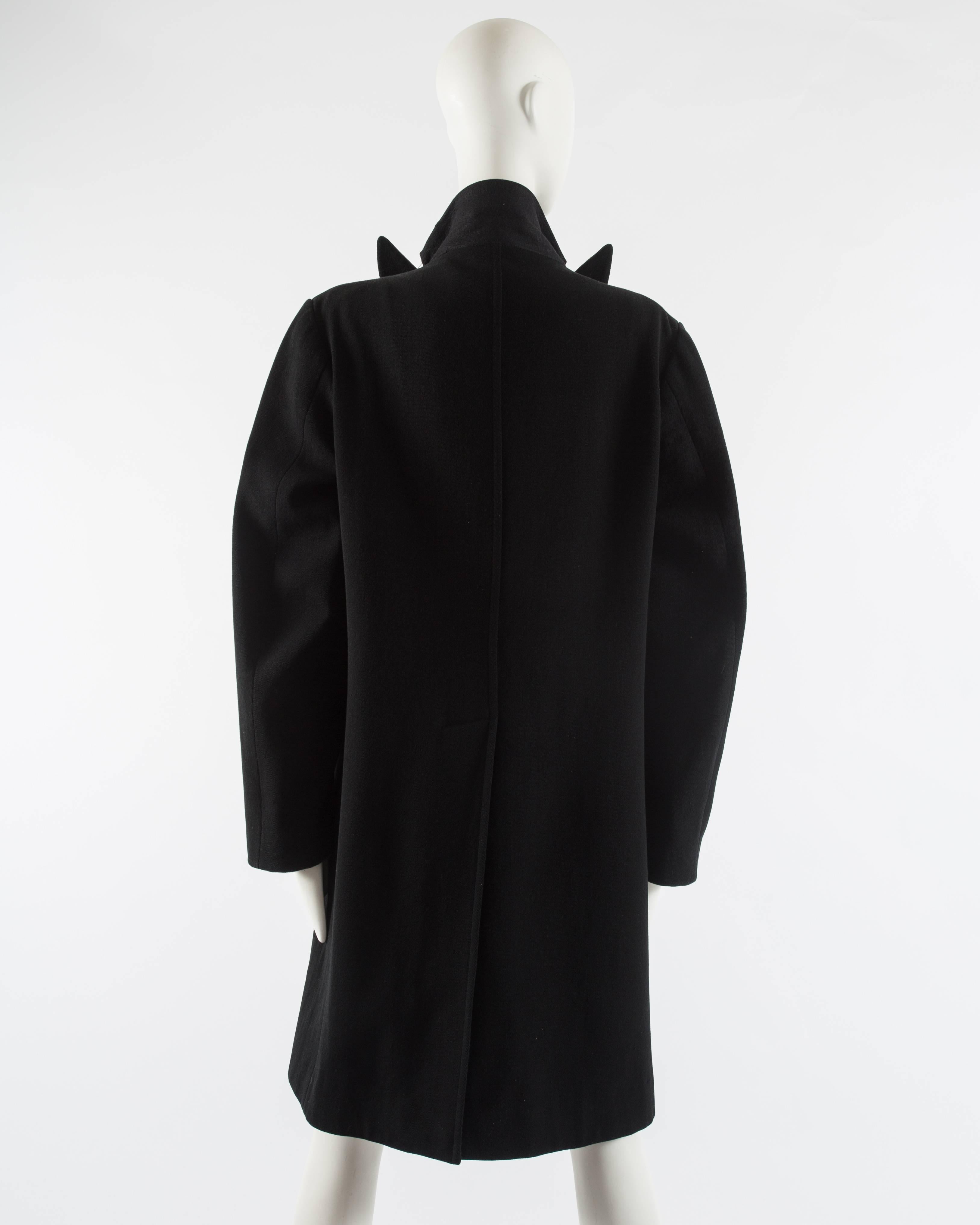 Martin Margiela black wool coat with exaggerated collar, fw 1996 For Sale 2