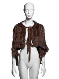 Bolero senza maniche Revillon di Rick Owens in visone marrone con nastro, autunno-inverno 2003