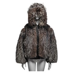 Blouson à capuche en renard argenté Christian Dior par John Galliano, automne-hiver 2003