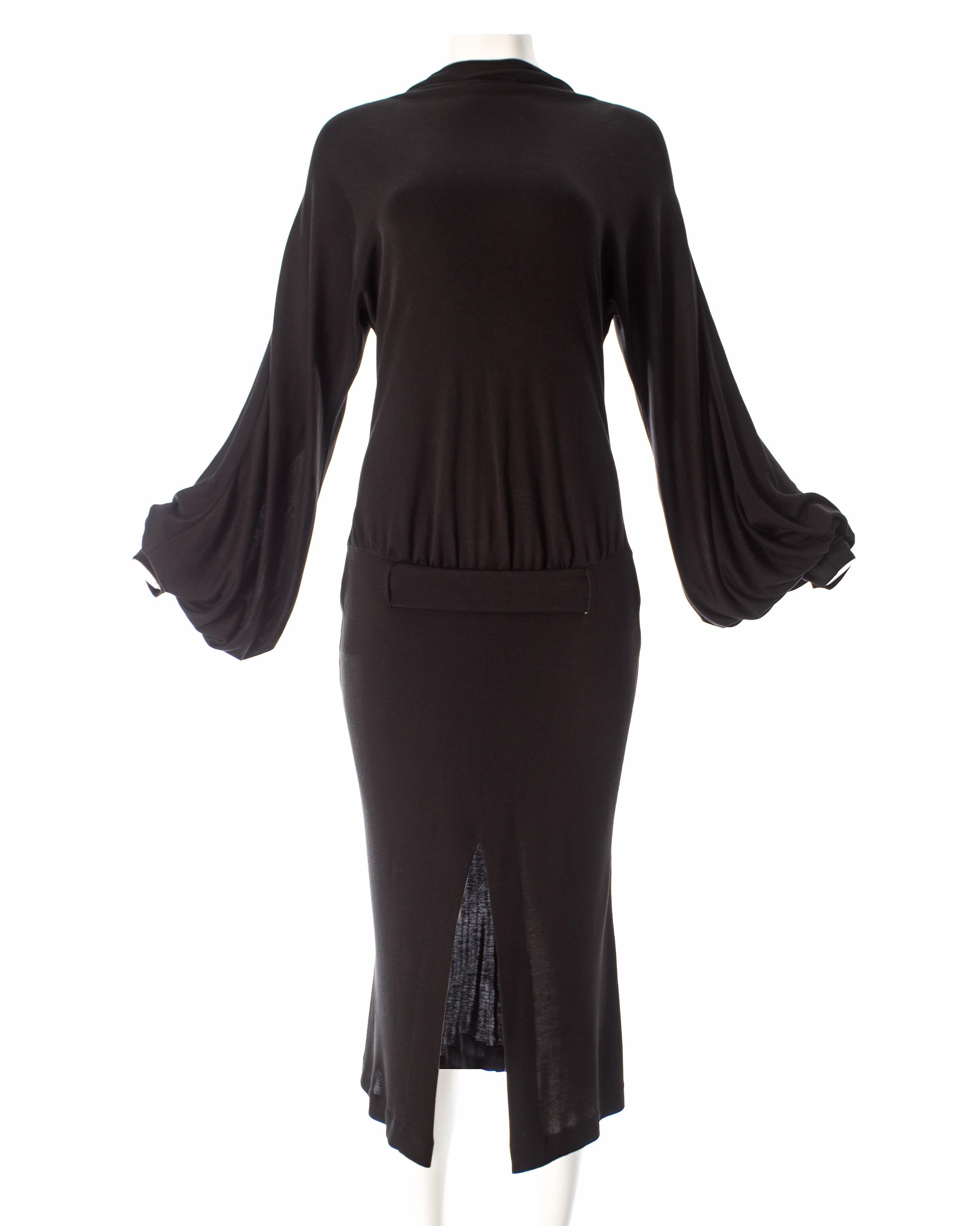Noir Robe de soirée Alexander McQueen en soie noire et jersey de rayonne, A/H 2001 en vente