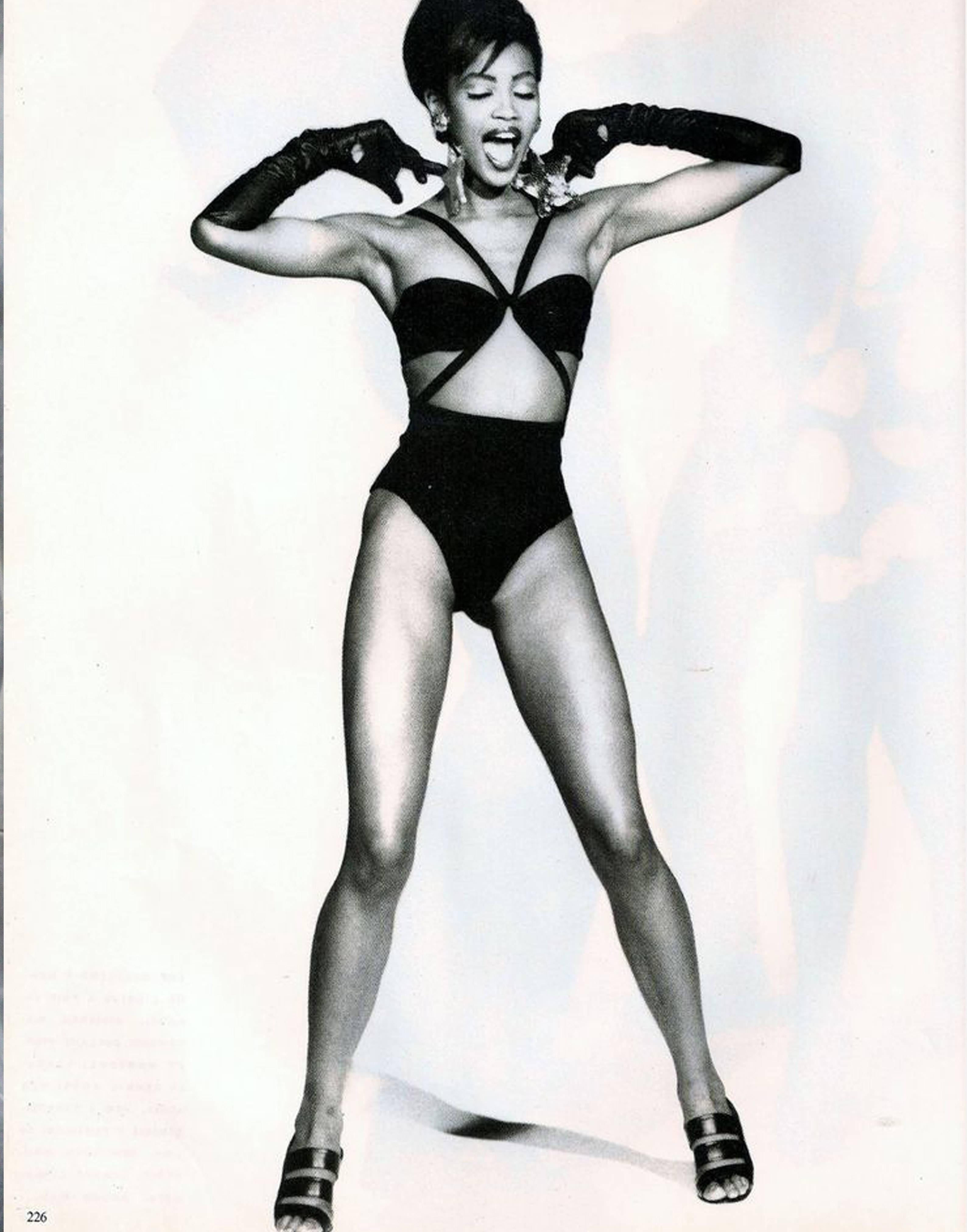 A rare Alaia bondage bra from 1990.

Size XS

Reference: Naomi Campbell - Vogue Italia, April 1990