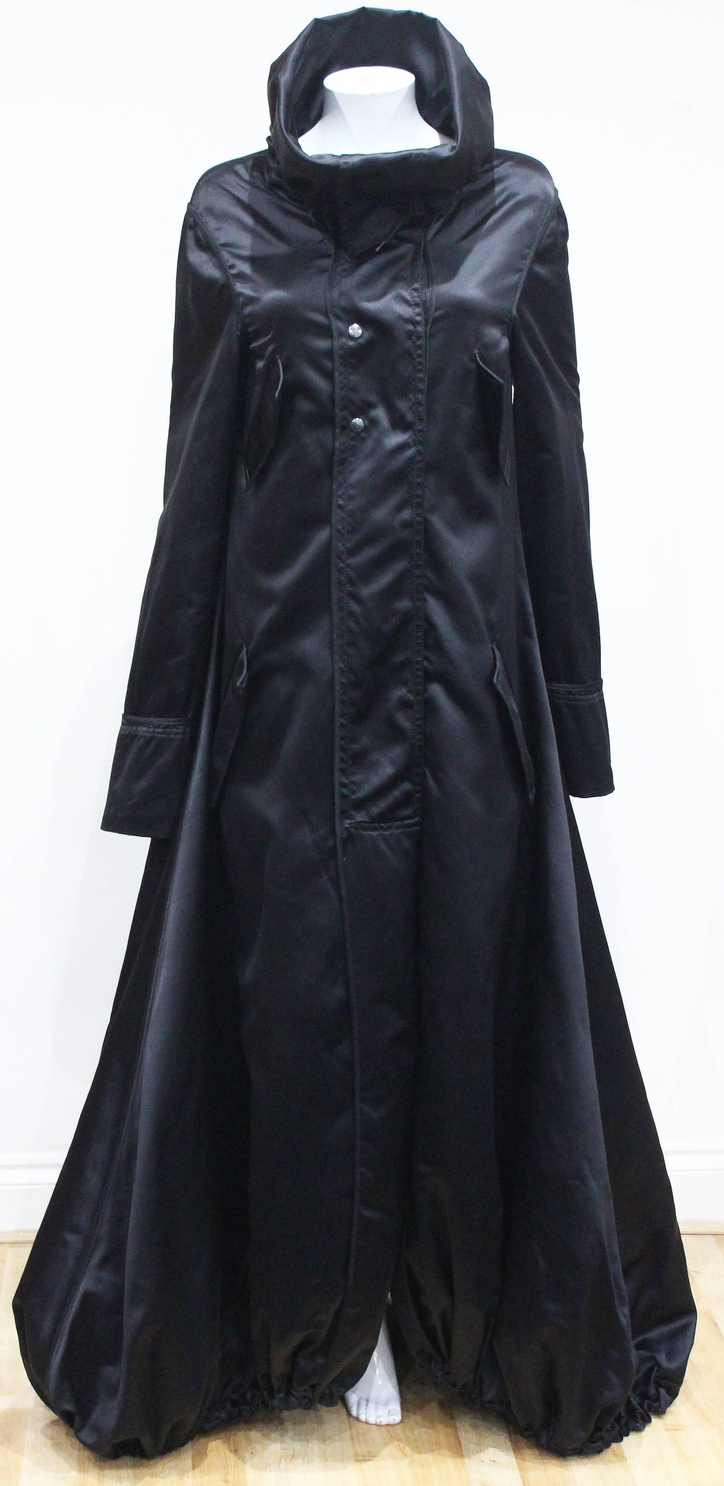 Women's Exceptional Tom Ford for Gucci Runway Black Silk Parachute Coat, Fall 2002