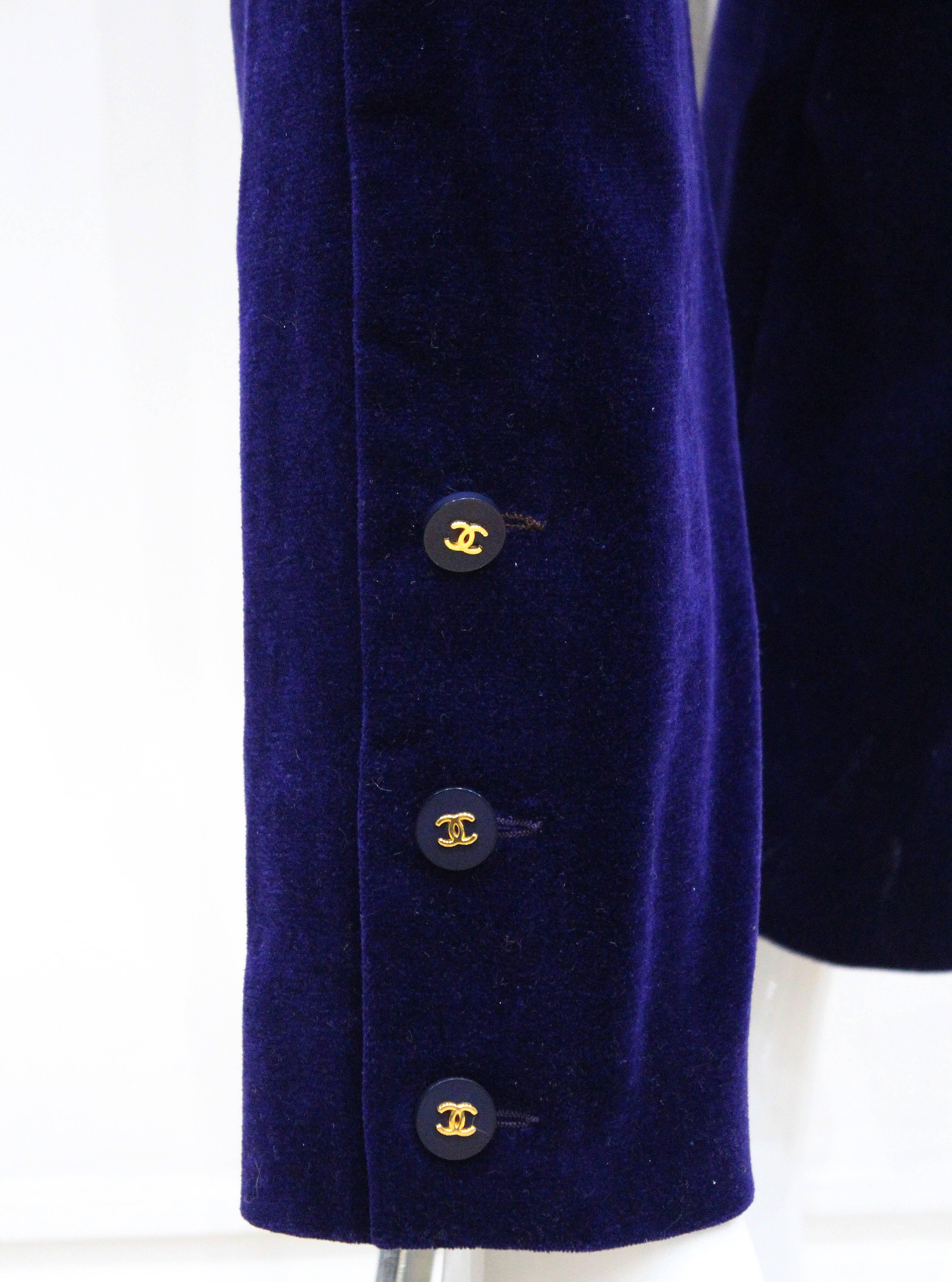 Exceptional Chanel purple velvet pant suit, Fall 1993 In Good Condition In London, GB