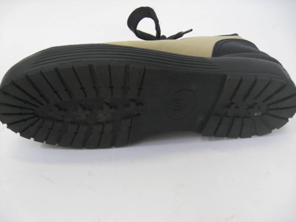 Chanel Black and Off-White Athletic Shoes  In Excellent Condition In Oakland, CA